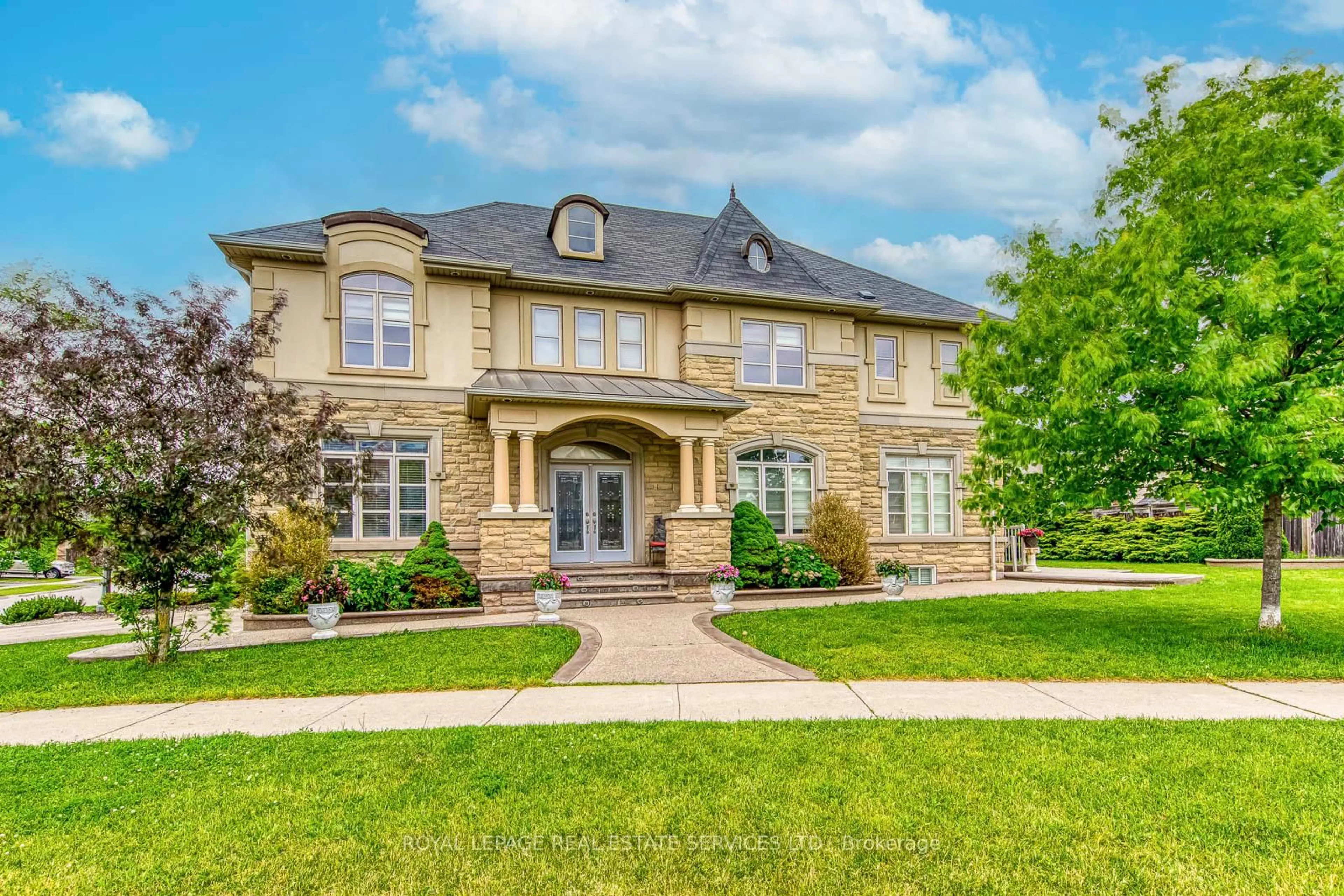 Home with brick exterior material, street for 1335 Arrowhead Rd, Oakville Ontario L6H 0B2