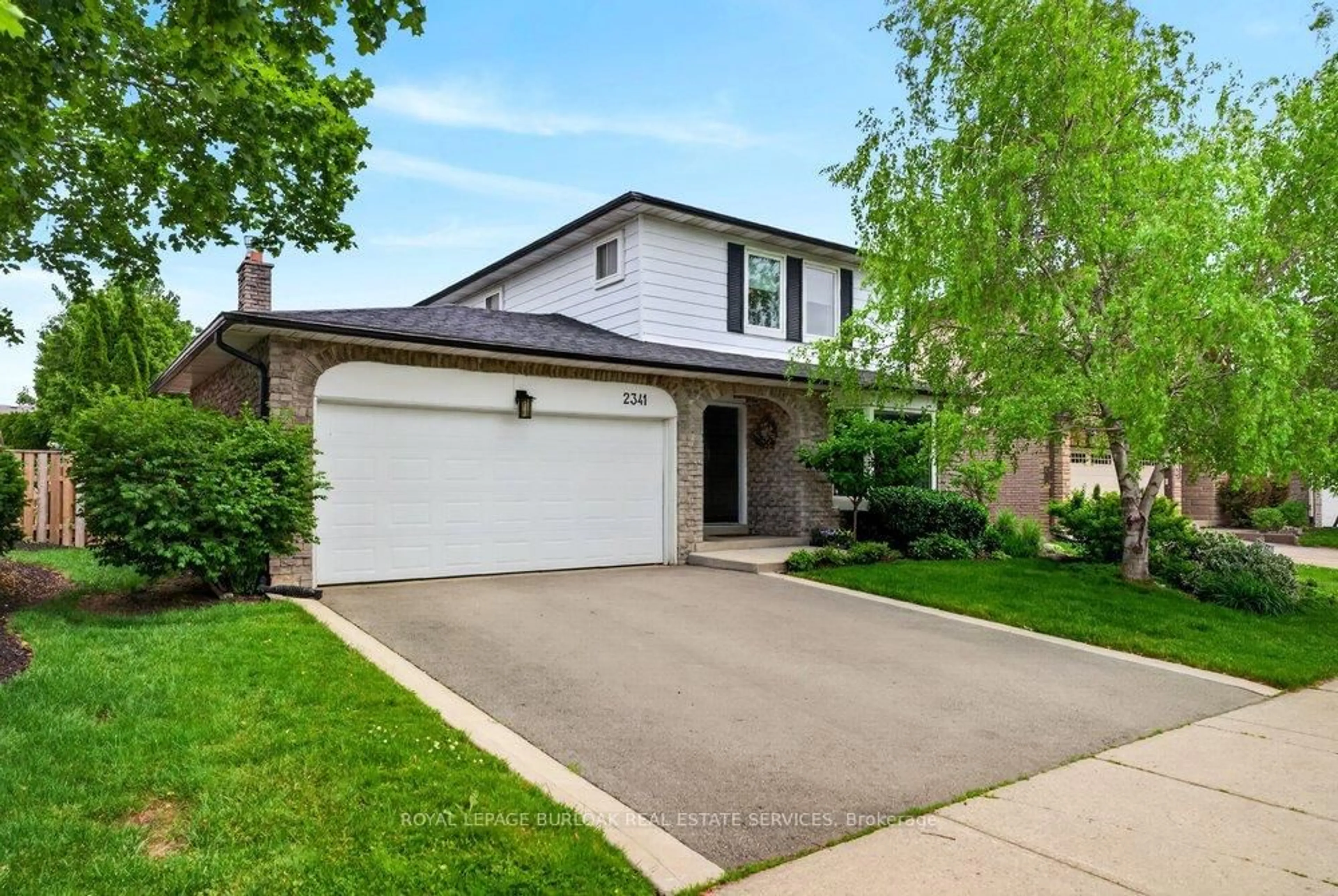 Home with brick exterior material, street for 2341 Duncaster Dr, Burlington Ontario L7P 4C3