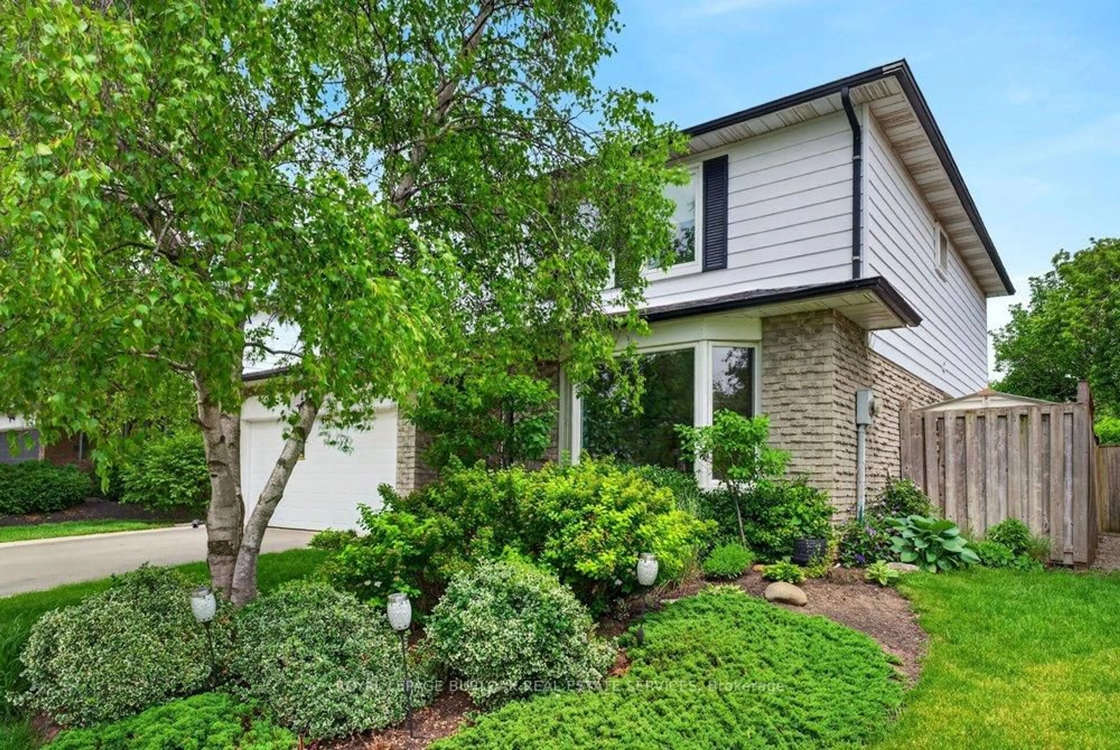 Home with brick exterior material, street for 2341 Duncaster Dr, Burlington Ontario L7P 4C3
