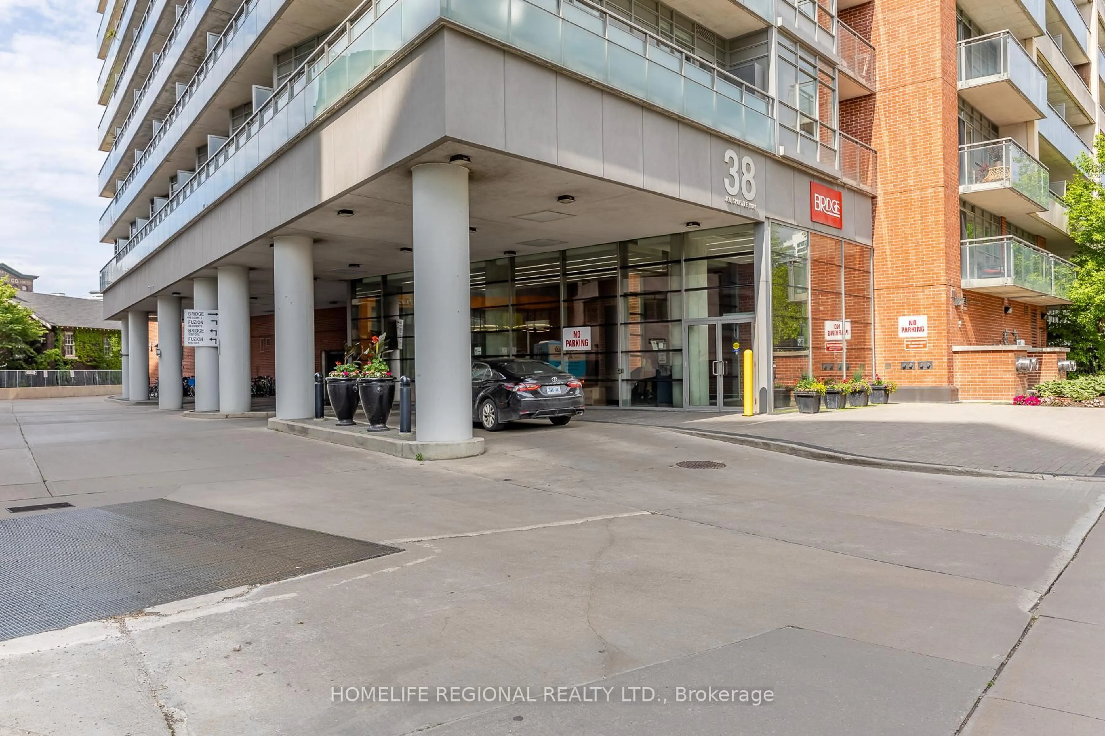 Indoor foyer for 38 Joe Shuster Way #1520, Toronto Ontario M6K 0A5