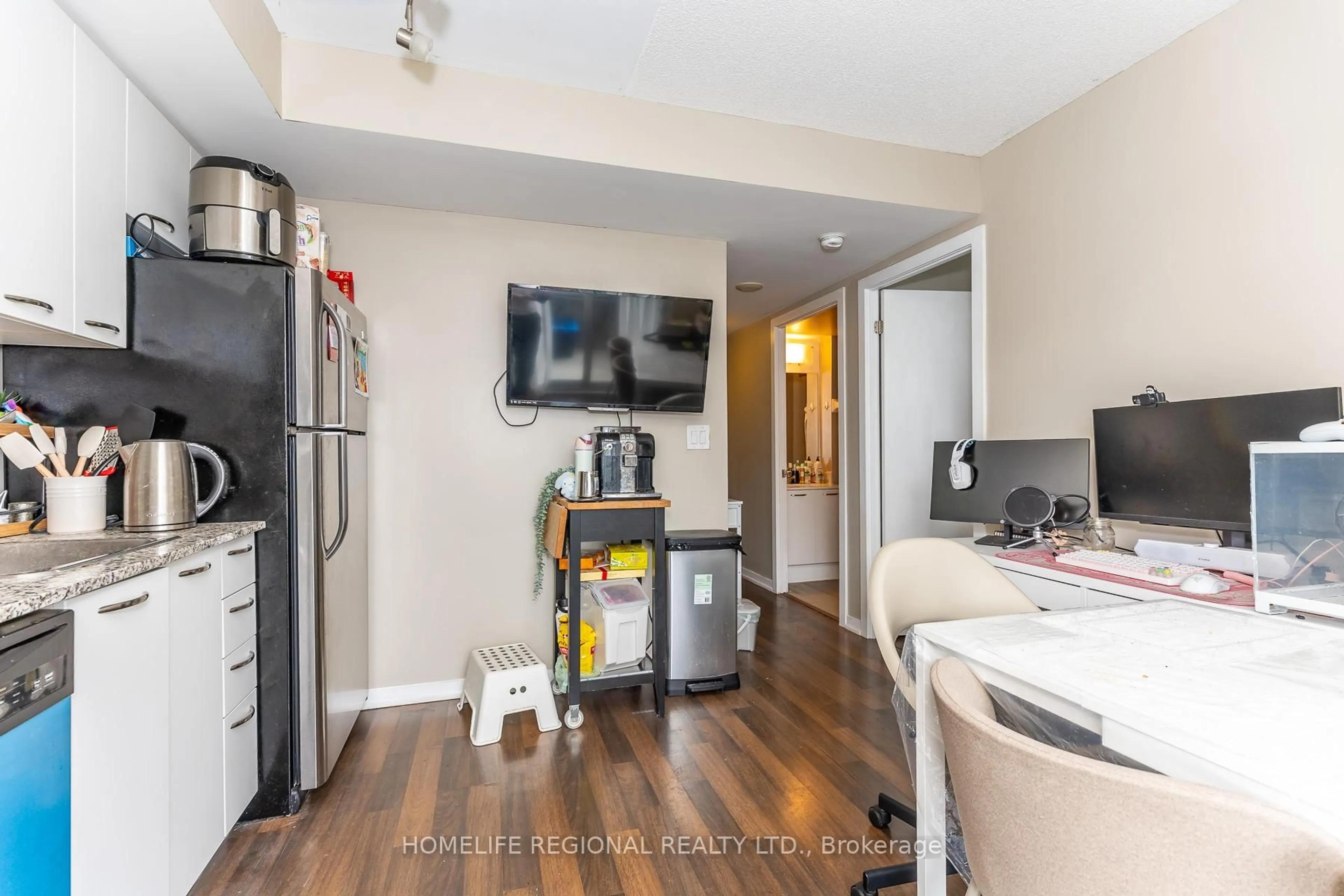 Unknown for 38 Joe Shuster Way #1520, Toronto Ontario M6K 0A5