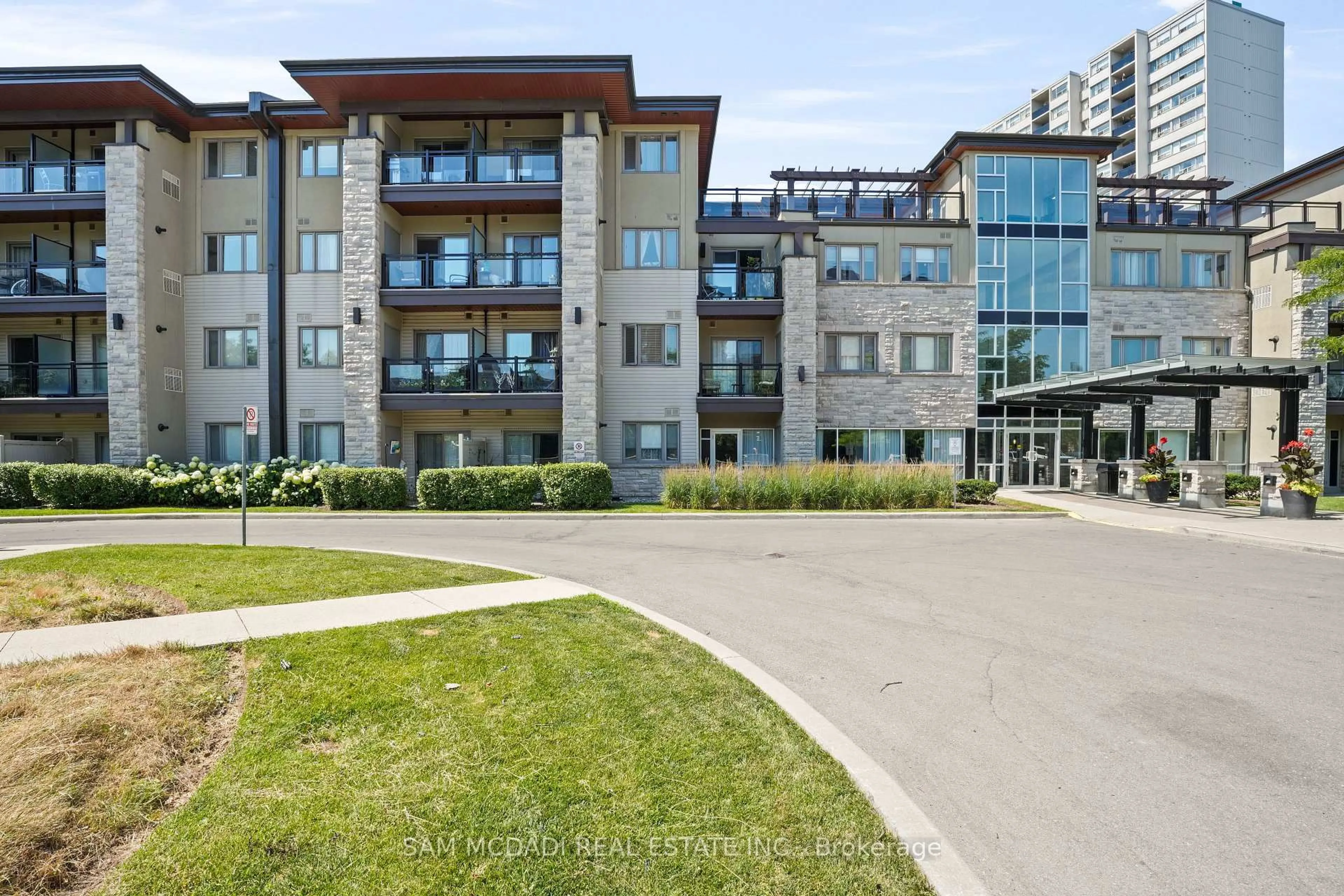Patio, unknown for 570 Lolita Gdns #332, Mississauga Ontario L5A 0A1