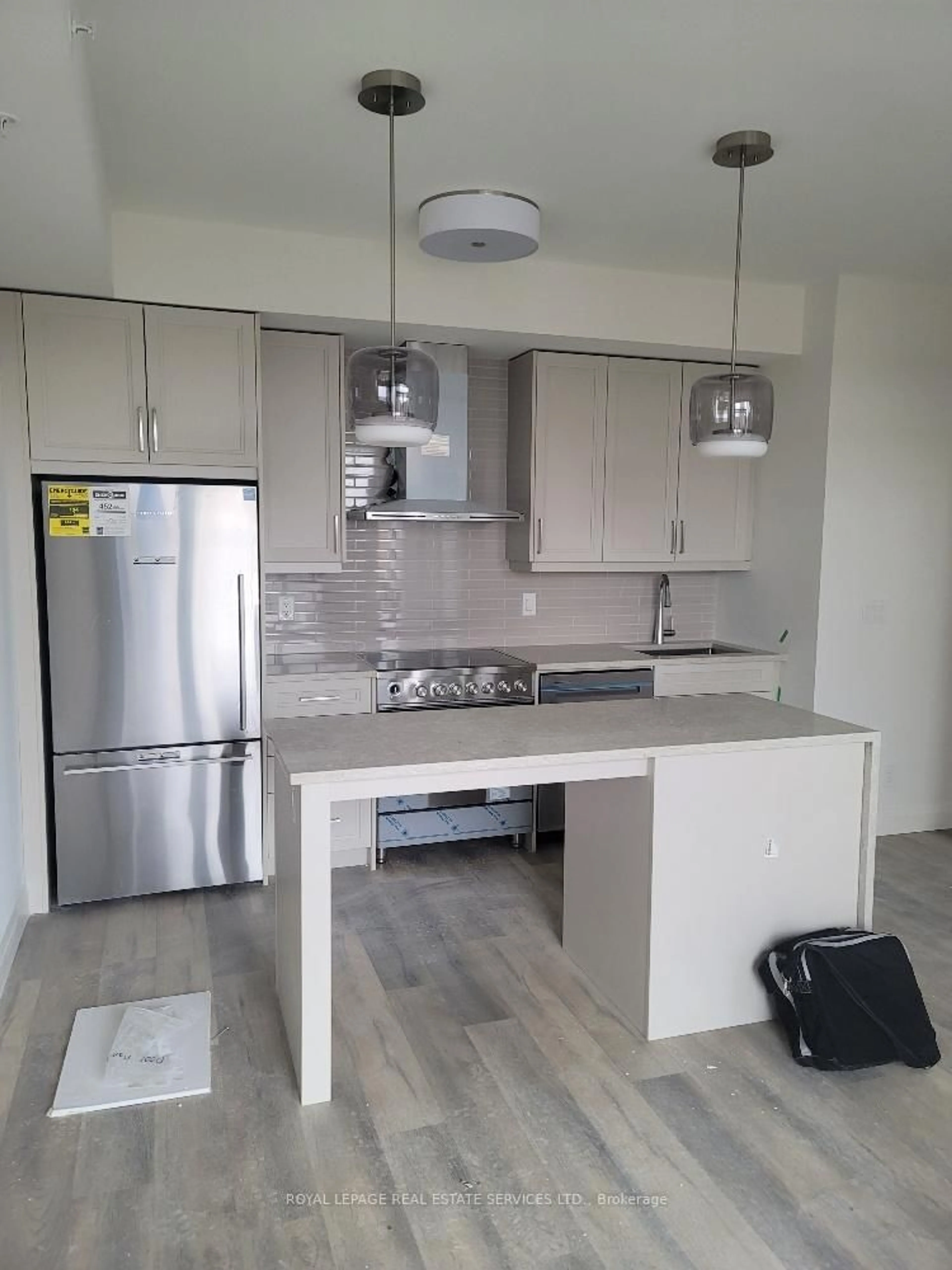 Open concept kitchen, unknown for 500 Brock Ave #409, Burlington Ontario L7S 0A5