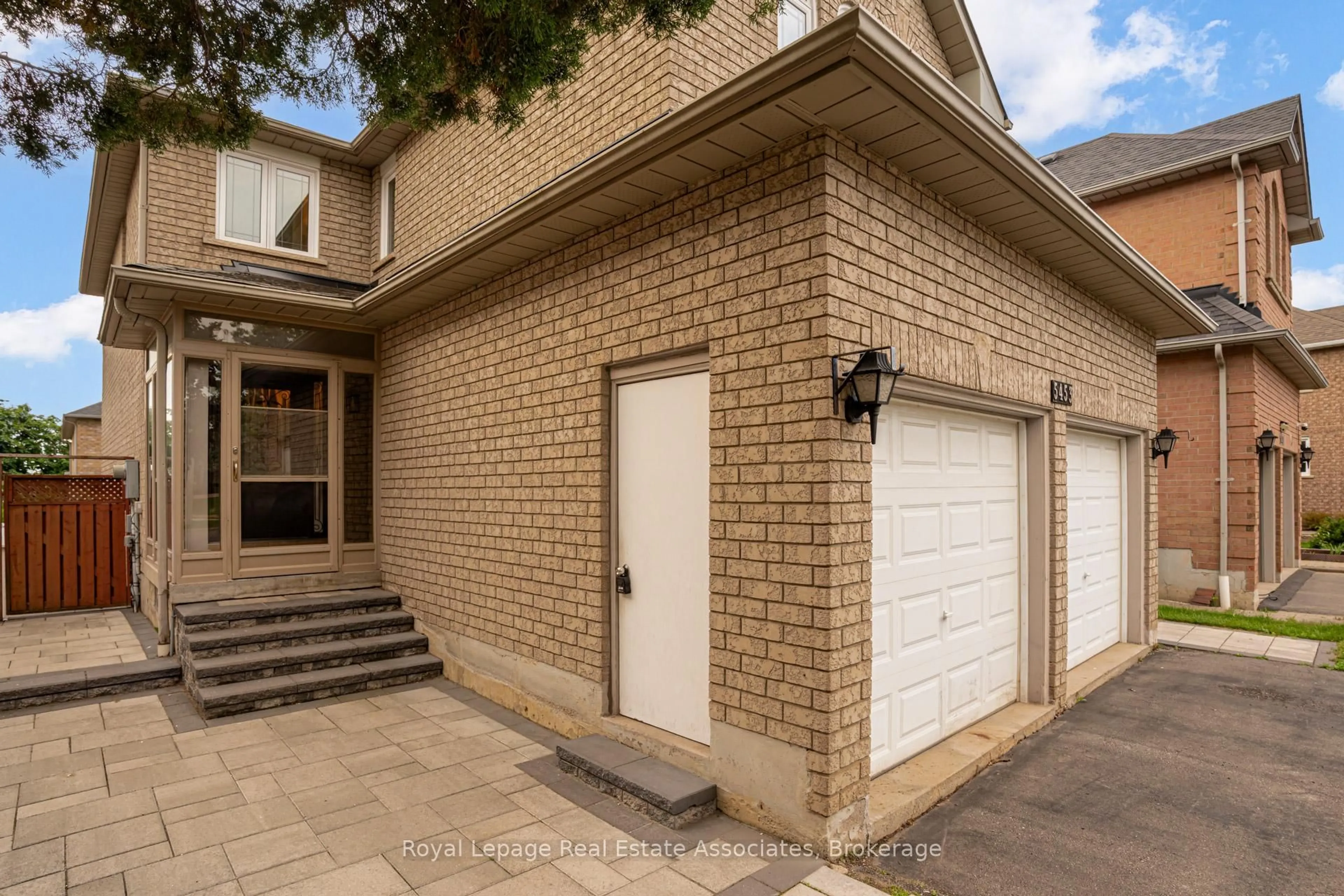 Home with brick exterior material, street for 5453 Middleport Cres, Mississauga Ontario L4Z 3V2