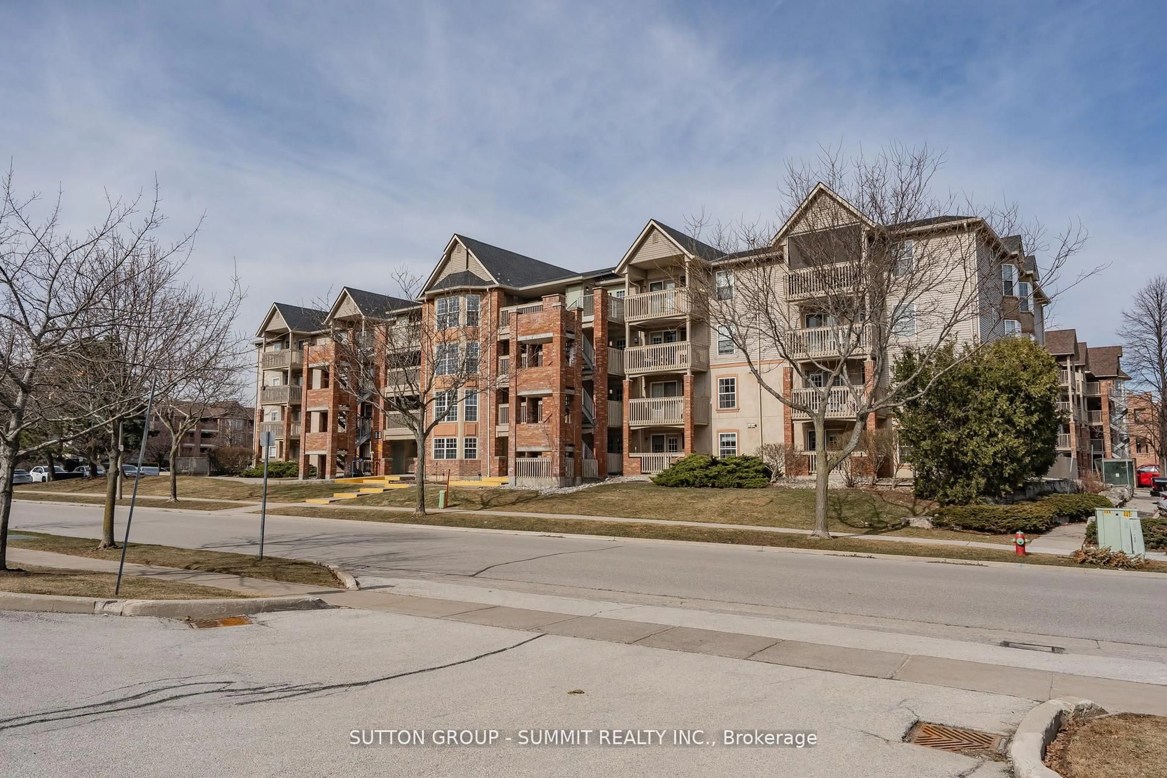 A pic from outside/outdoor area/front of a property/back of a property/a pic from drone, unknown for 4015 KILMER Dr #406, Burlington Ontario L7M 4M4
