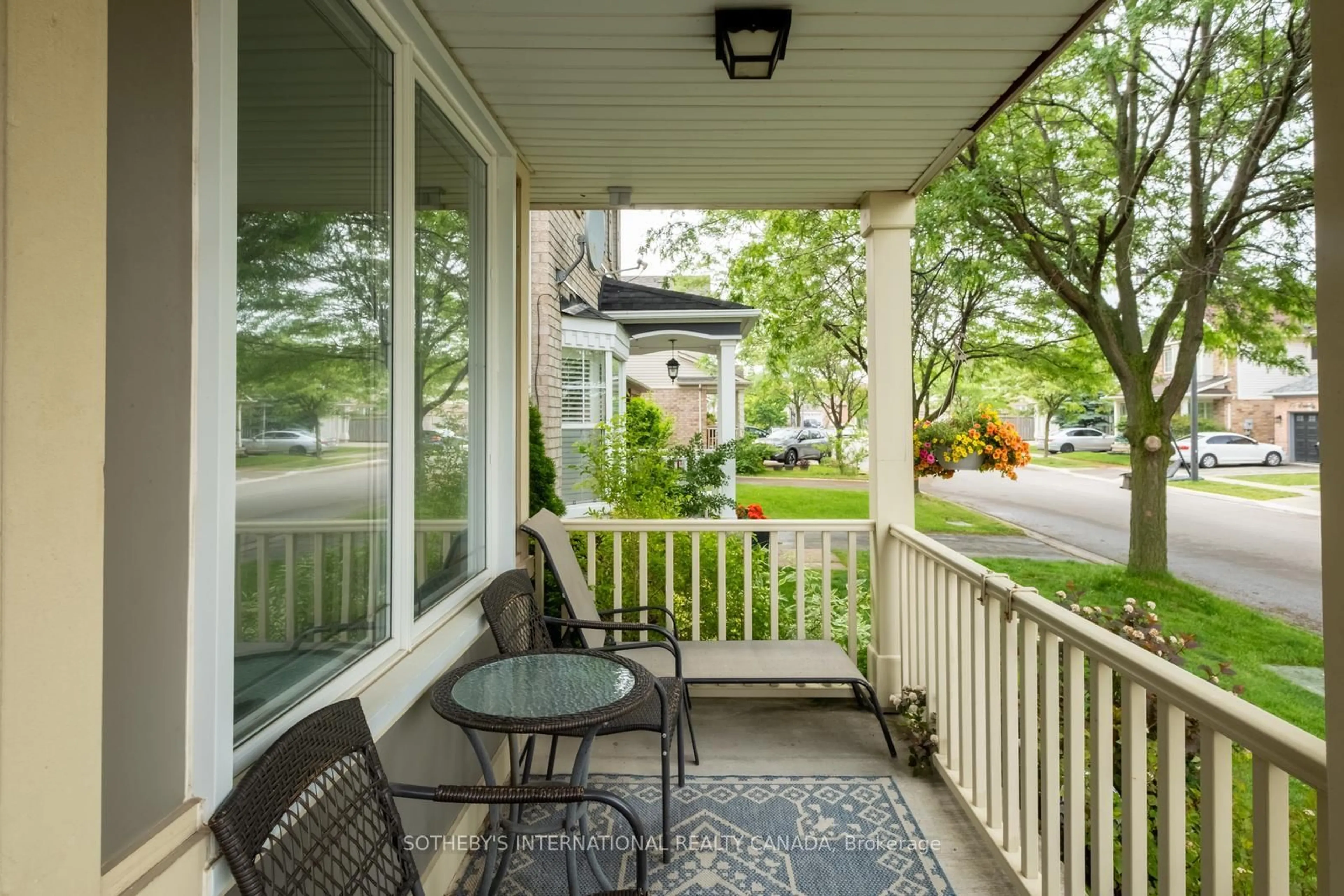 Patio, street for 969 Donnelly St, Milton Ontario L9T 6E2