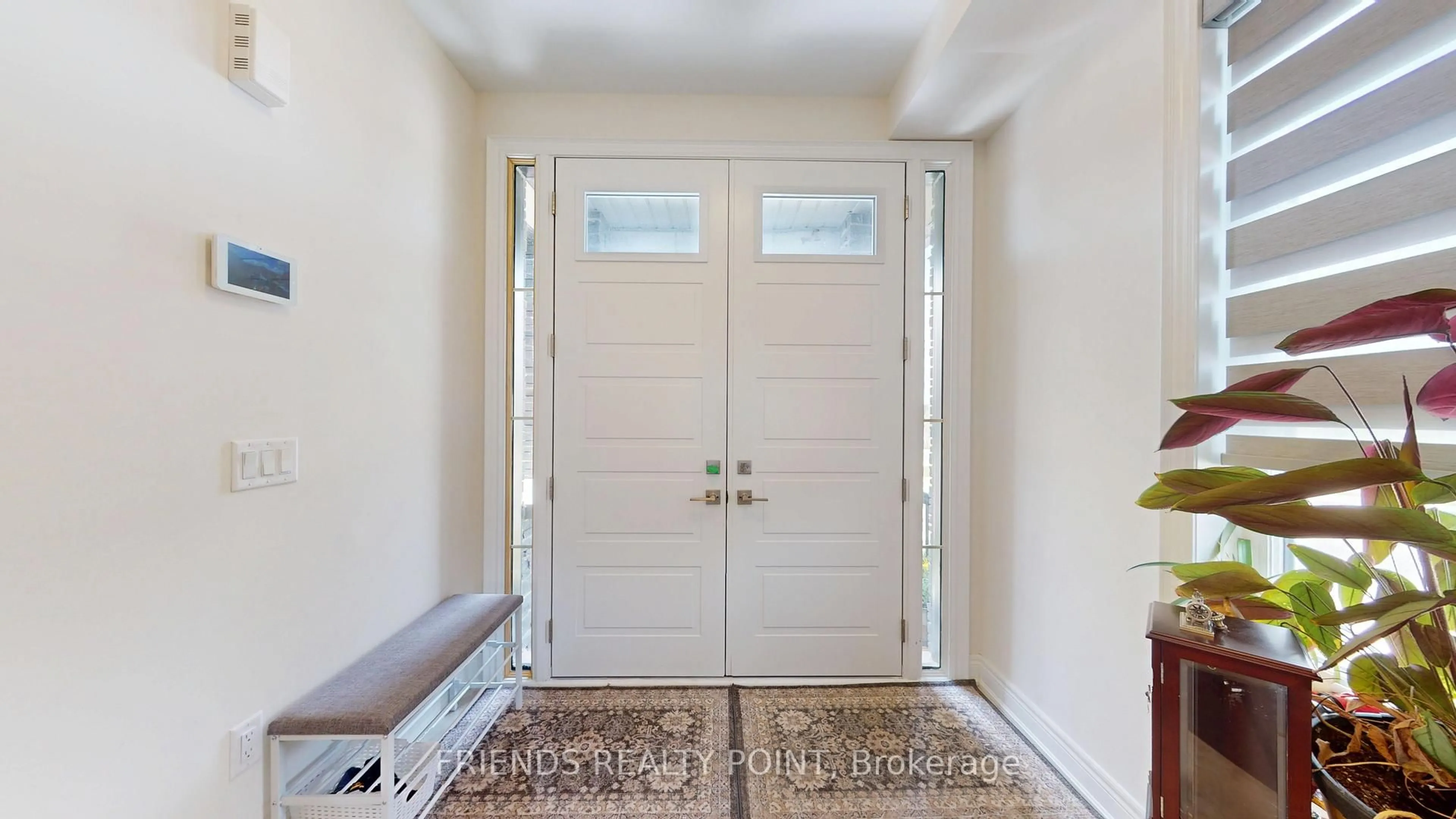 Indoor entryway for 9 Falby Rd, Brampton Ontario L6P 4S1