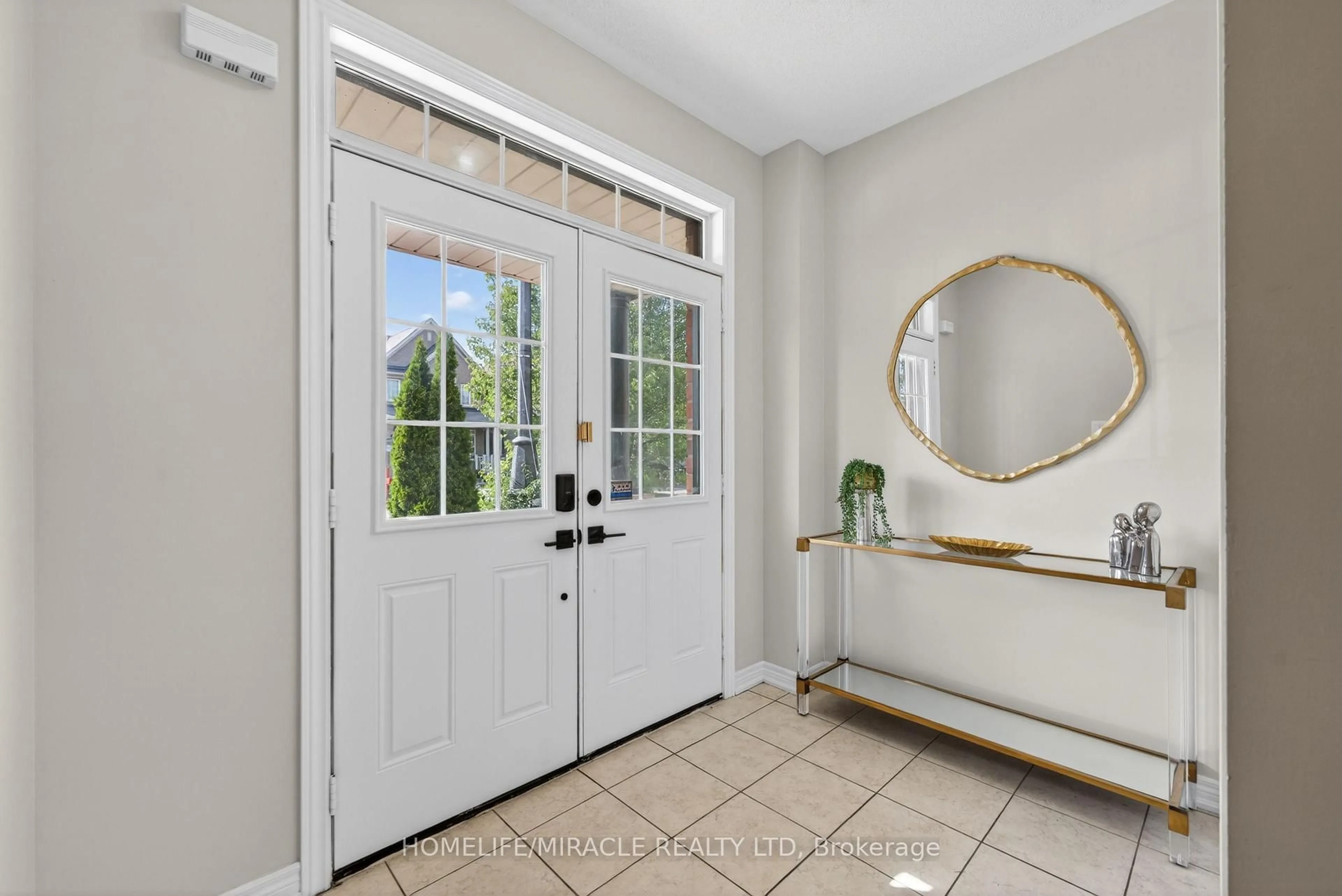 Indoor entryway for 39 Matthew Harrison St, Brampton Ontario L6P 3H3