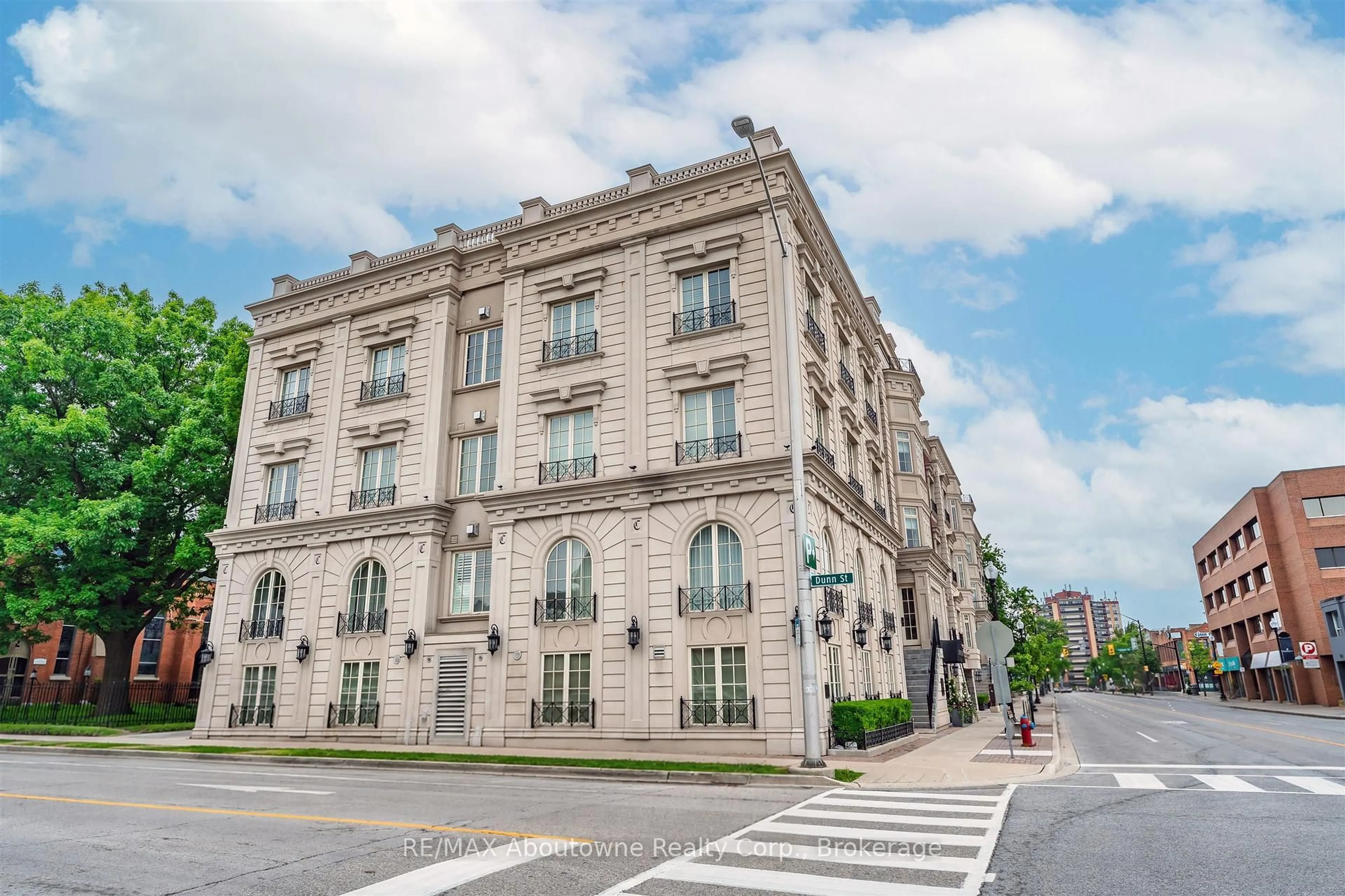 Unknown for 253 Church St #402, Oakville Ontario L6J 1N7
