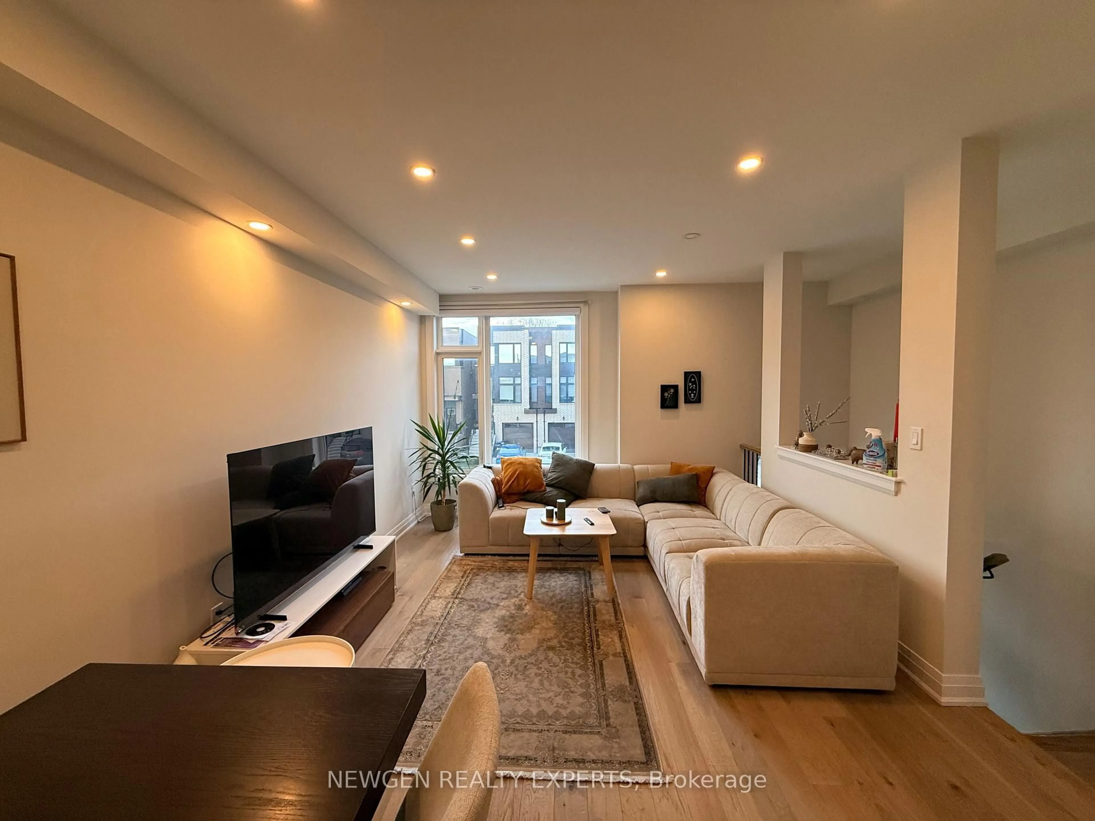 Living room with furniture, unknown for 14 Wild Rose Gdns, Toronto Ontario M6L 0A5
