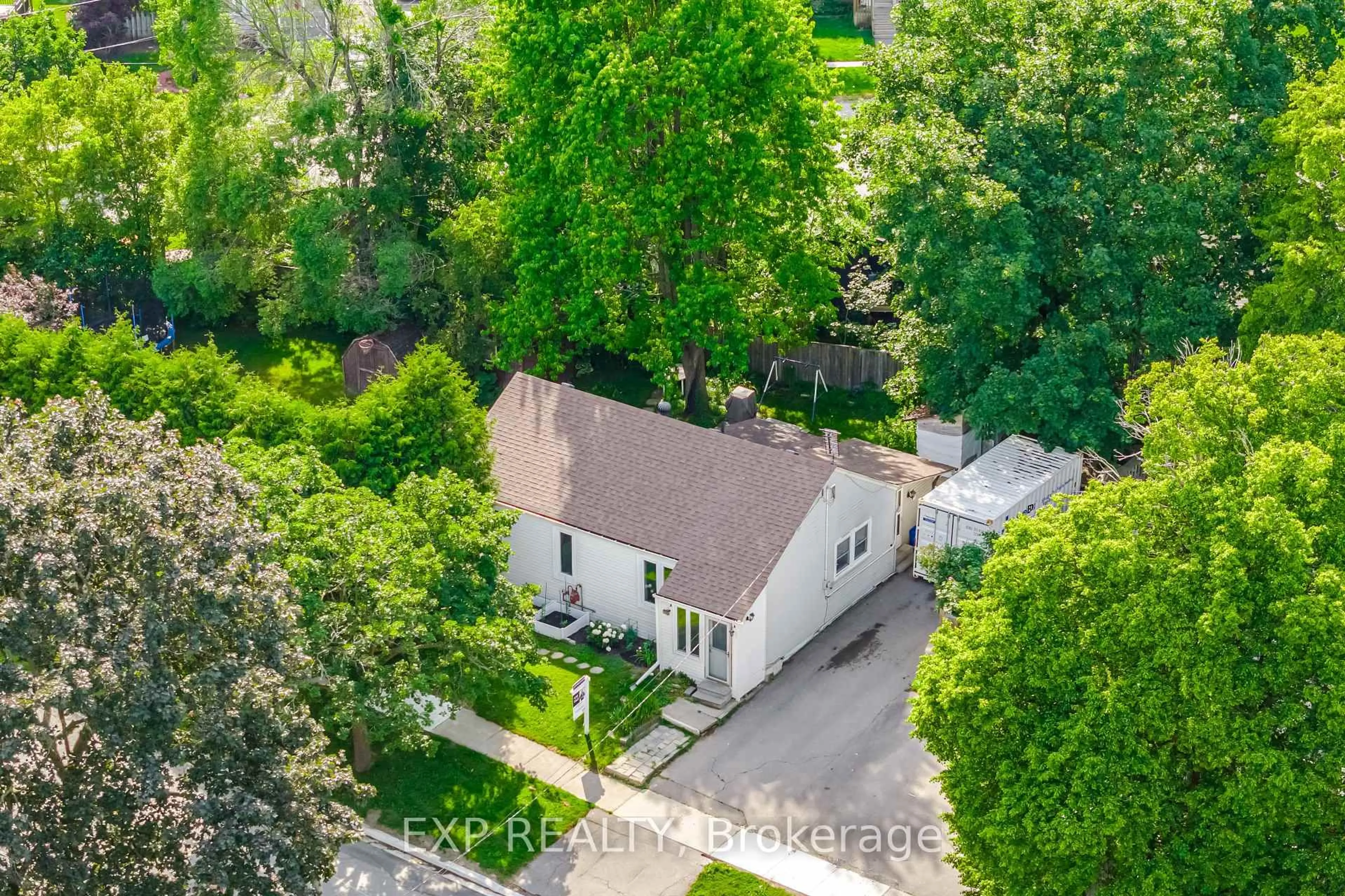 A pic from outside/outdoor area/front of a property/back of a property/a pic from drone, street for 217 McDonald Blvd, Halton Hills Ontario L7J 1B2