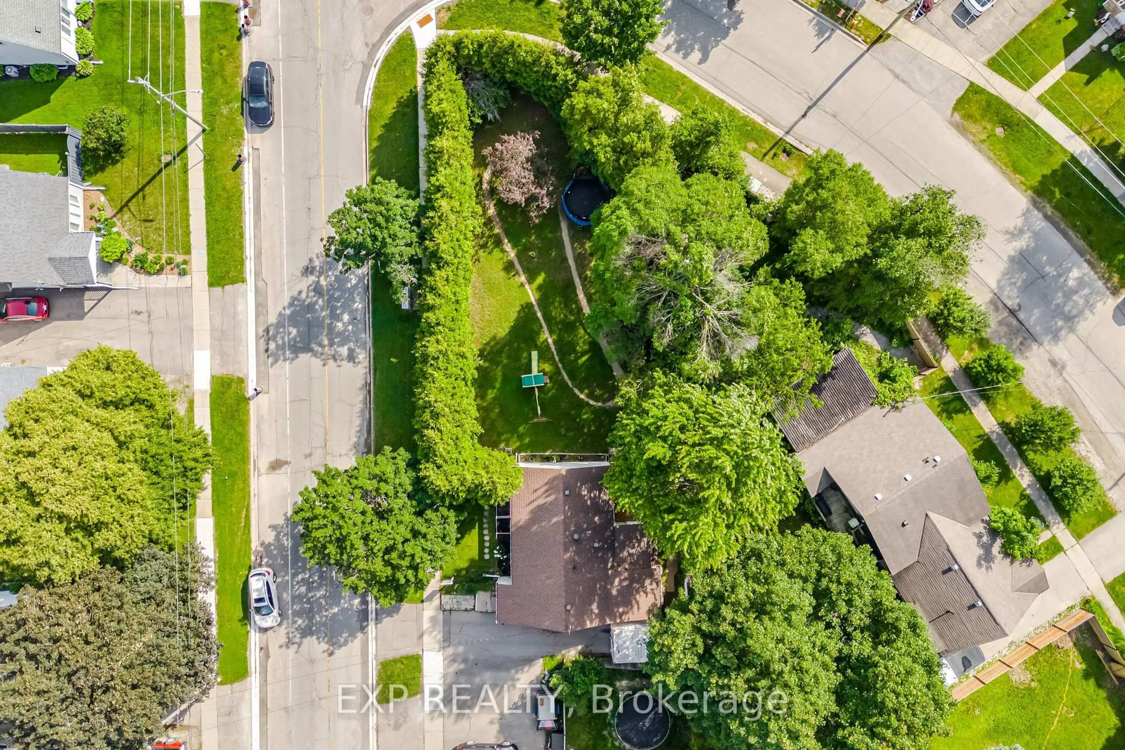 A pic from outside/outdoor area/front of a property/back of a property/a pic from drone, street for 217 McDonald Blvd, Halton Hills Ontario L7J 1B2
