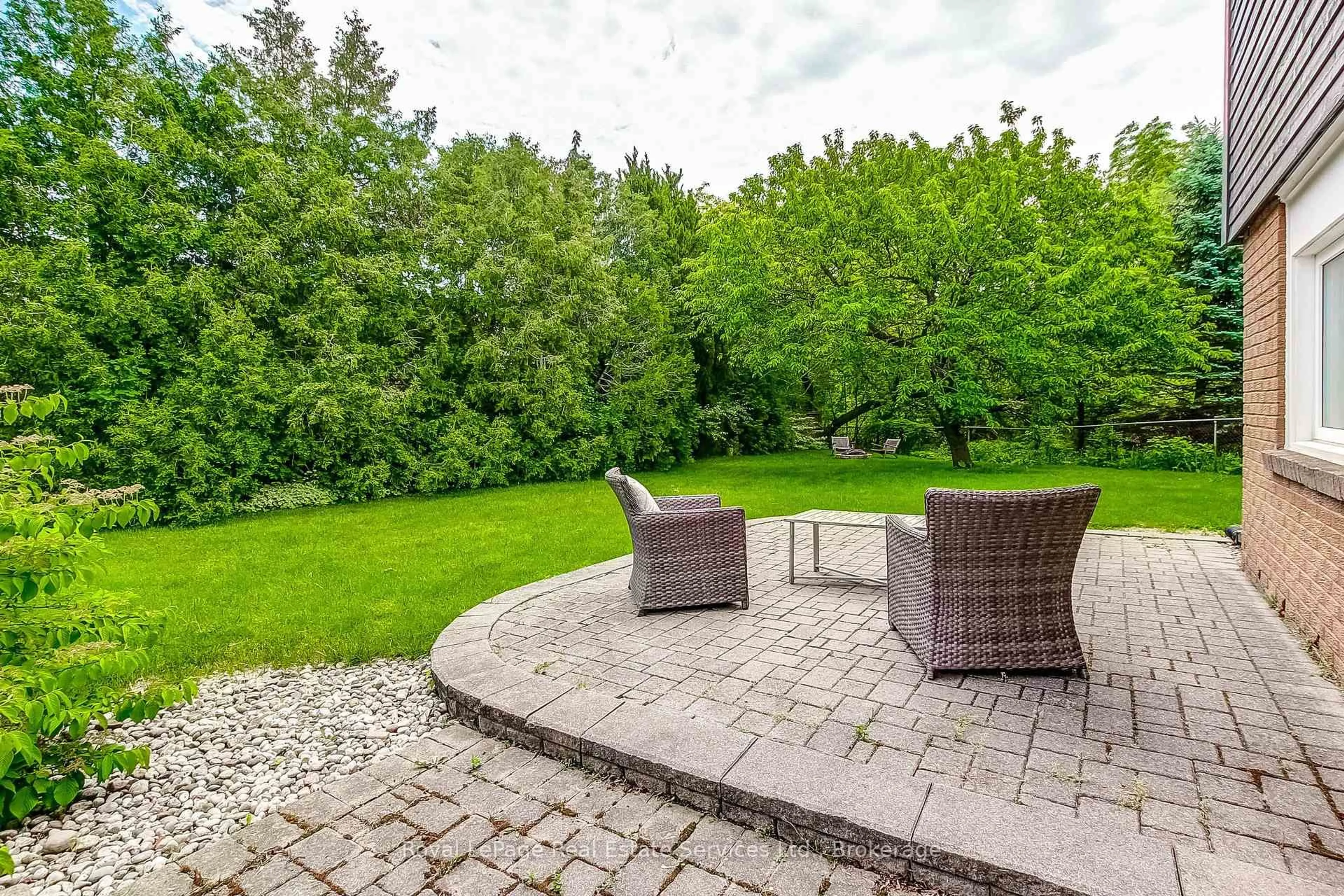 Patio, unknown for 453 Warminster Dr, Oakville Ontario L6L 4N4