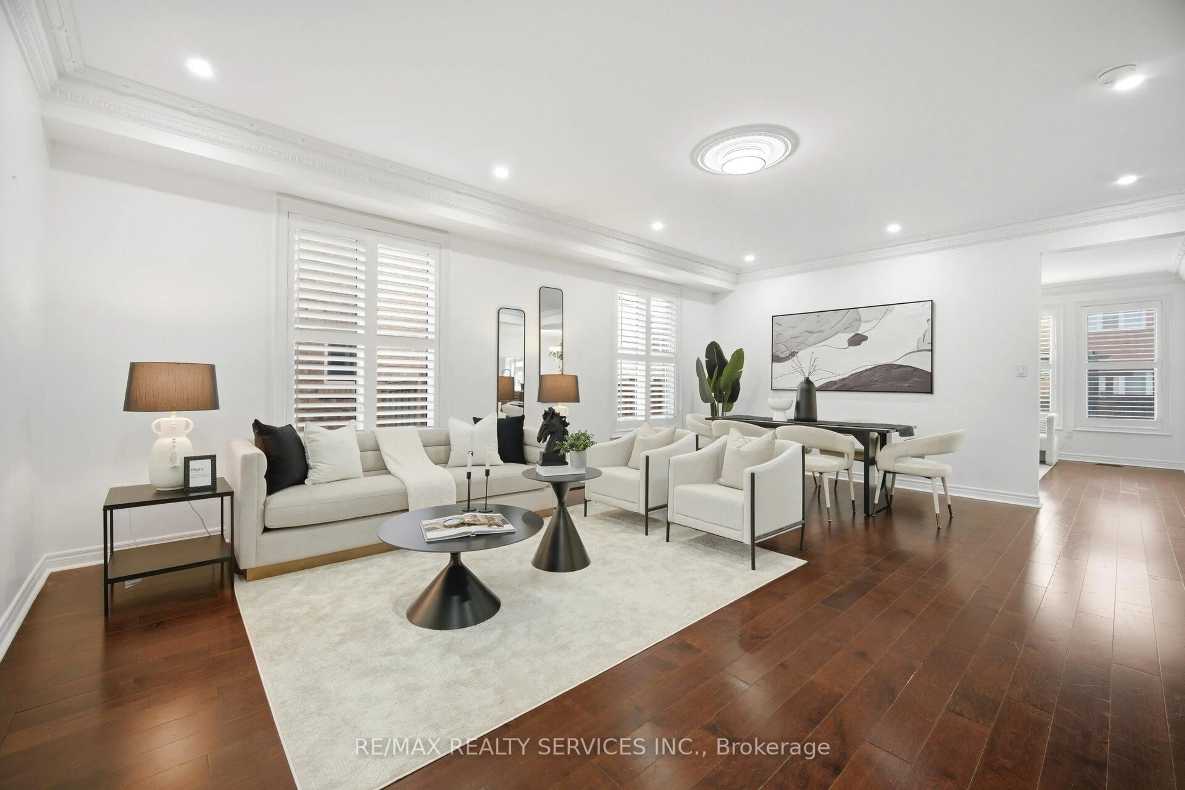 Living room with furniture, unknown for 6 Snapdragon Sq, Brampton Ontario L6P 3K2