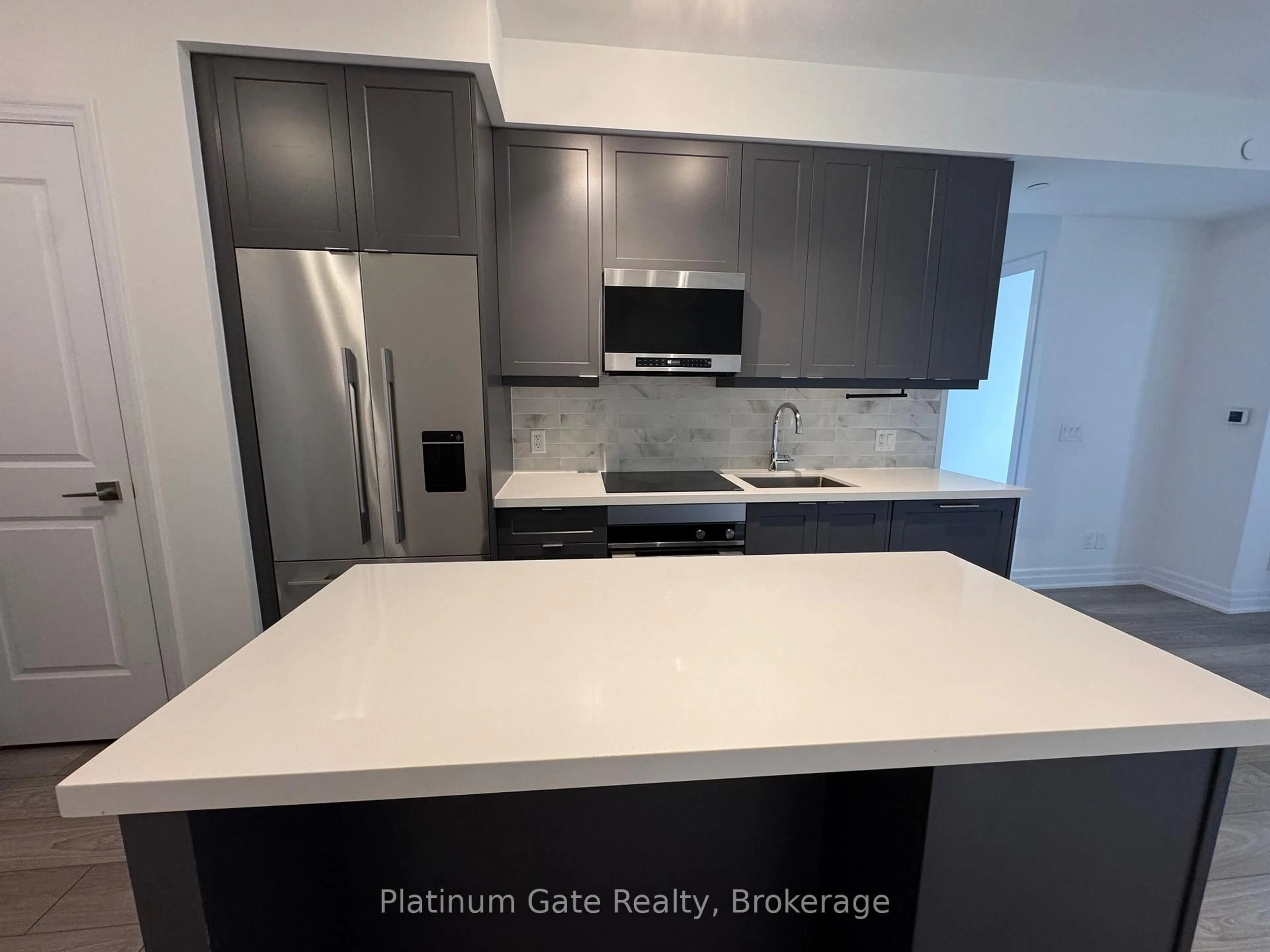 Standard kitchen, unknown for 30 Elm Dr #1702, Mississauga Ontario L5B 0N6