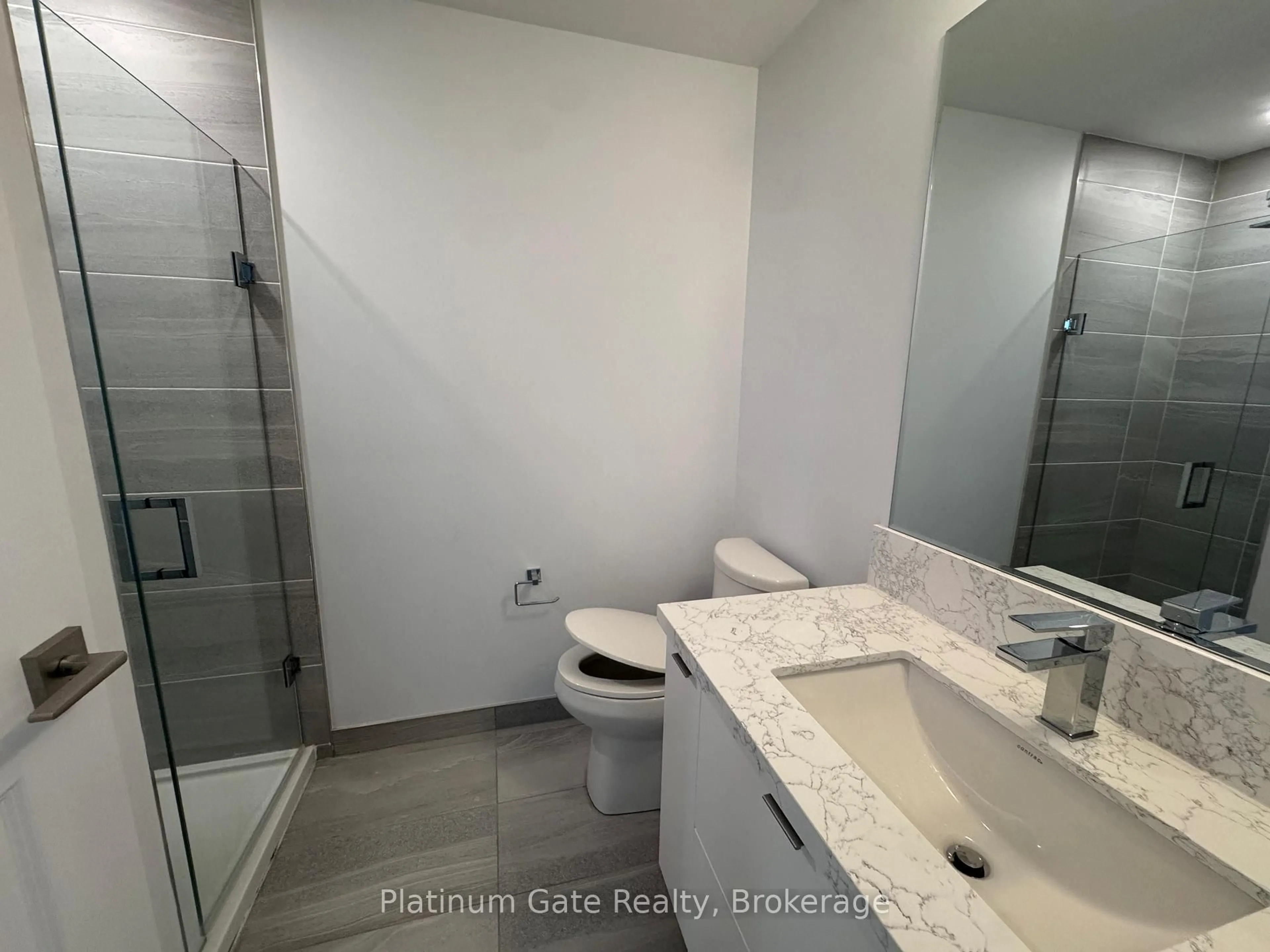 Standard bathroom, ceramic/tile floor for 30 Elm Dr #1702, Mississauga Ontario L5B 0N6