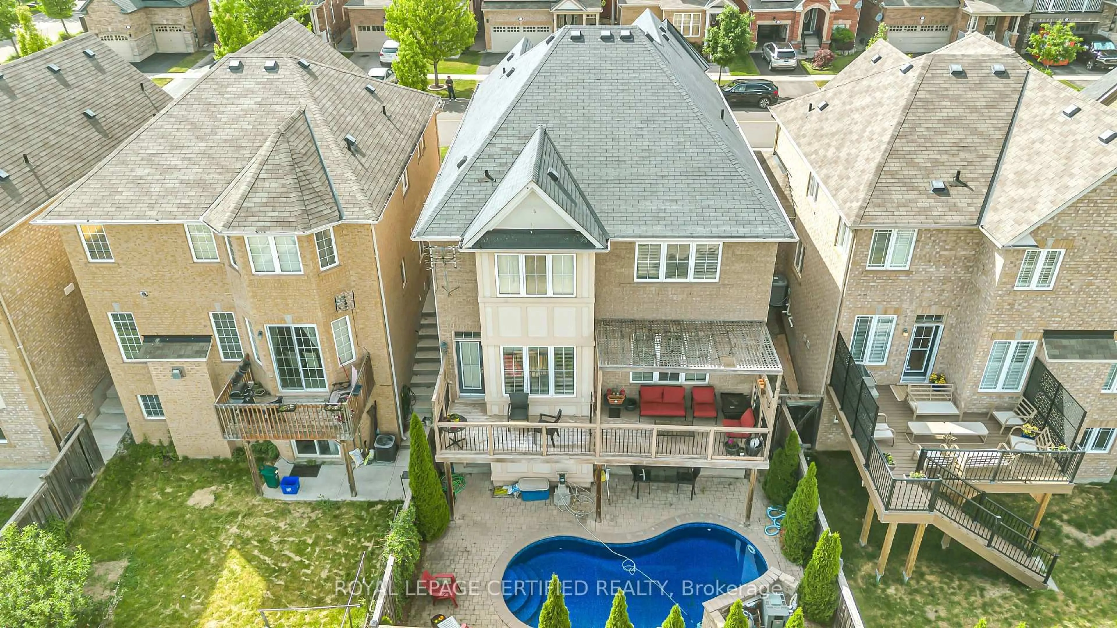 A pic from outside/outdoor area/front of a property/back of a property/a pic from drone, unknown for 358 Pringle Ave, Milton Ontario L9T 7N2