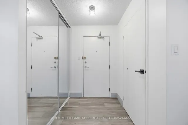 5 Rowntree Rd #405, Toronto 4