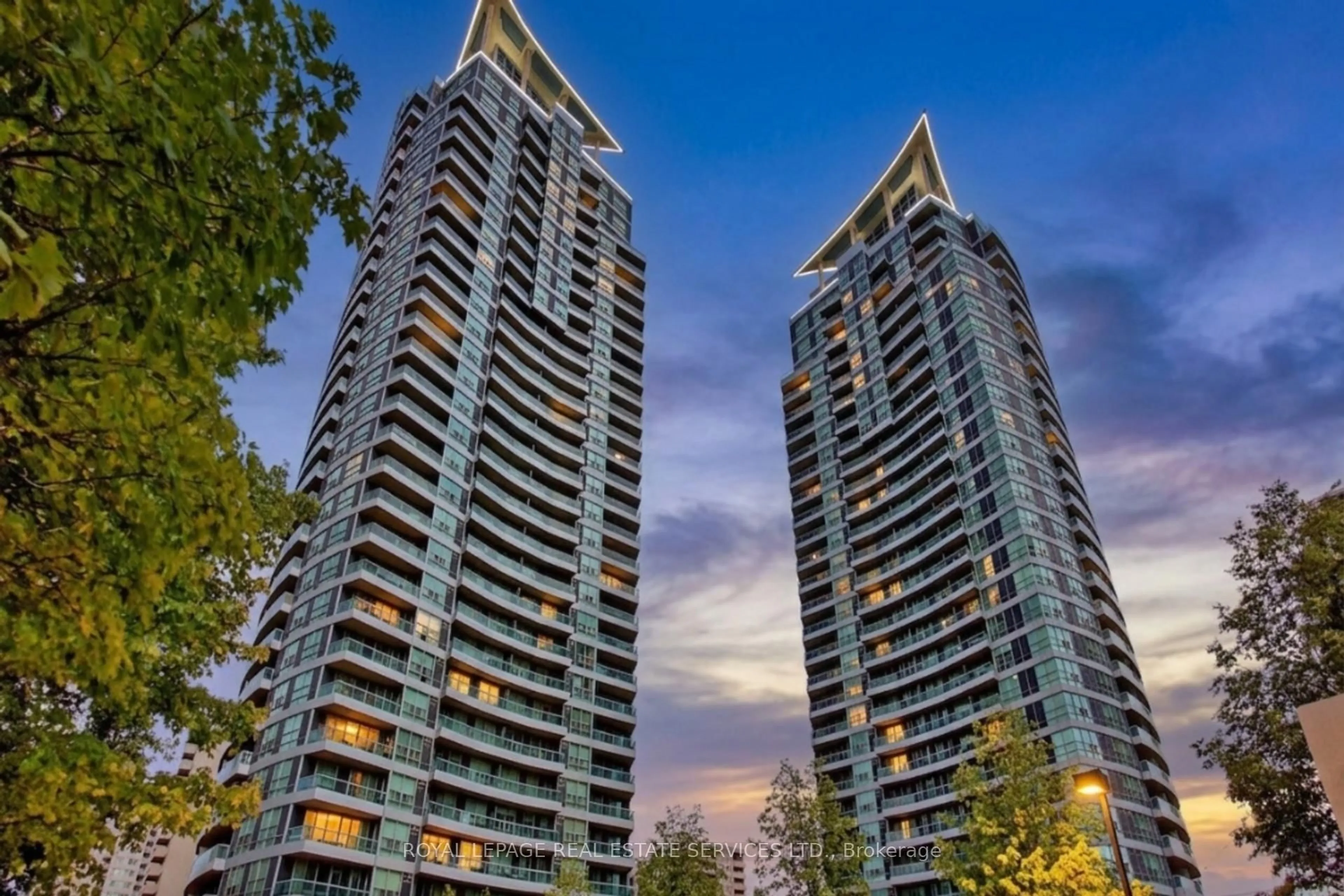 A pic from outside/outdoor area/front of a property/back of a property/a pic from drone, city buildings view from balcony for 1 Elm Dr #2505, Mississauga Ontario L5B 4M1