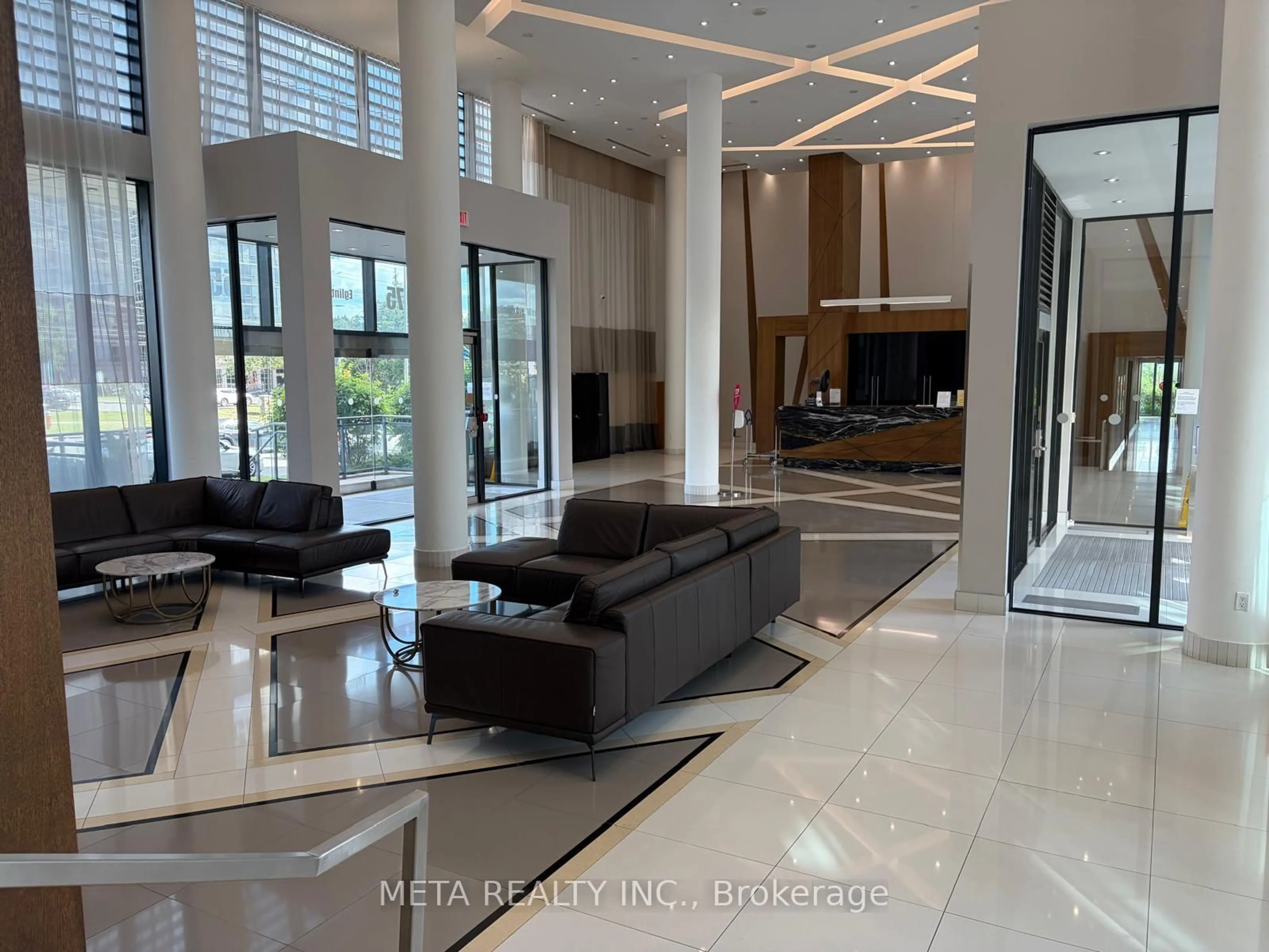 Indoor foyer for 55 Eglinton Ave #706, Mississauga Ontario L5R 0E4