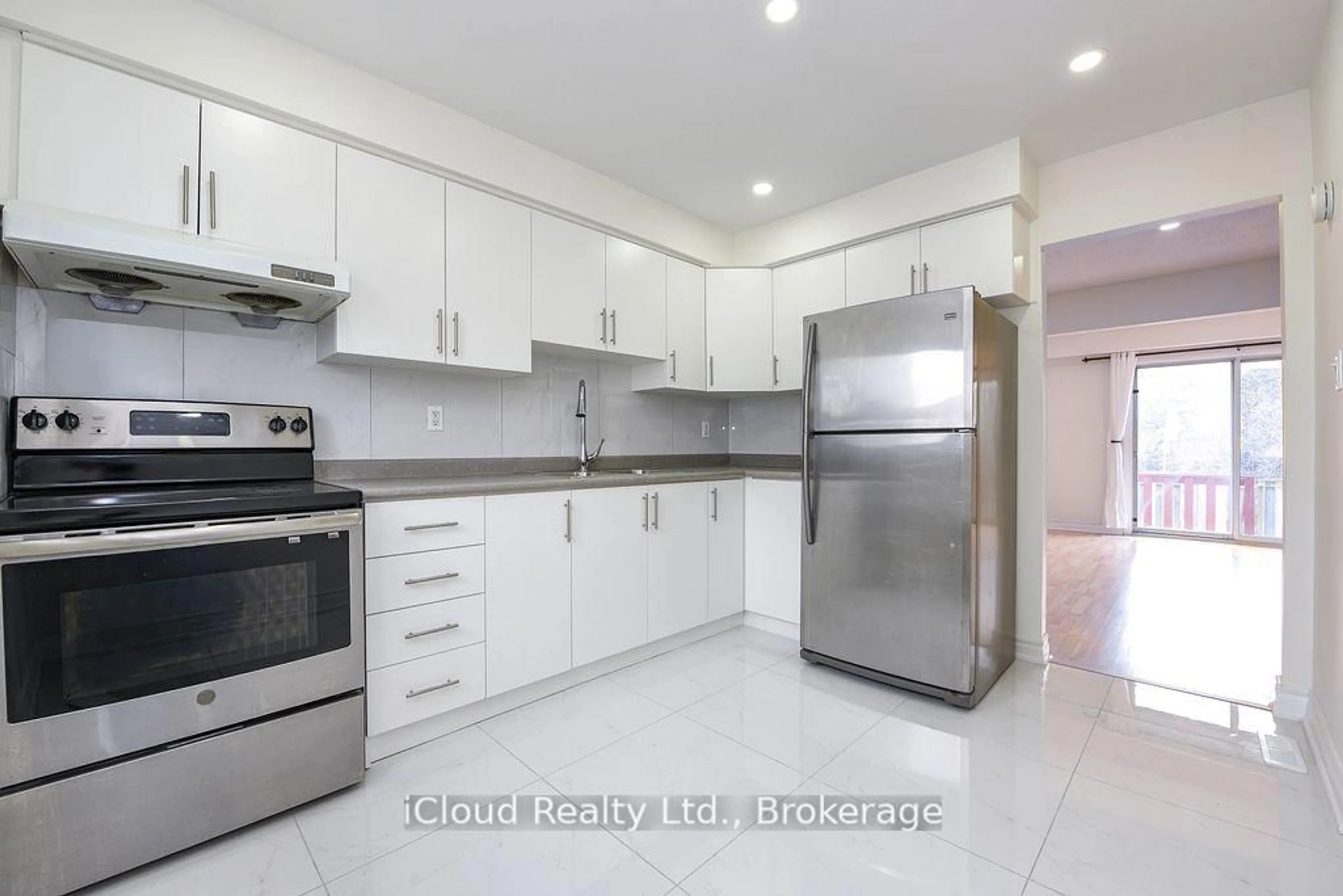 Standard kitchen, unknown for 400 Mississauga Valley Blvd #88, Mississauga Ontario L5A 3N6