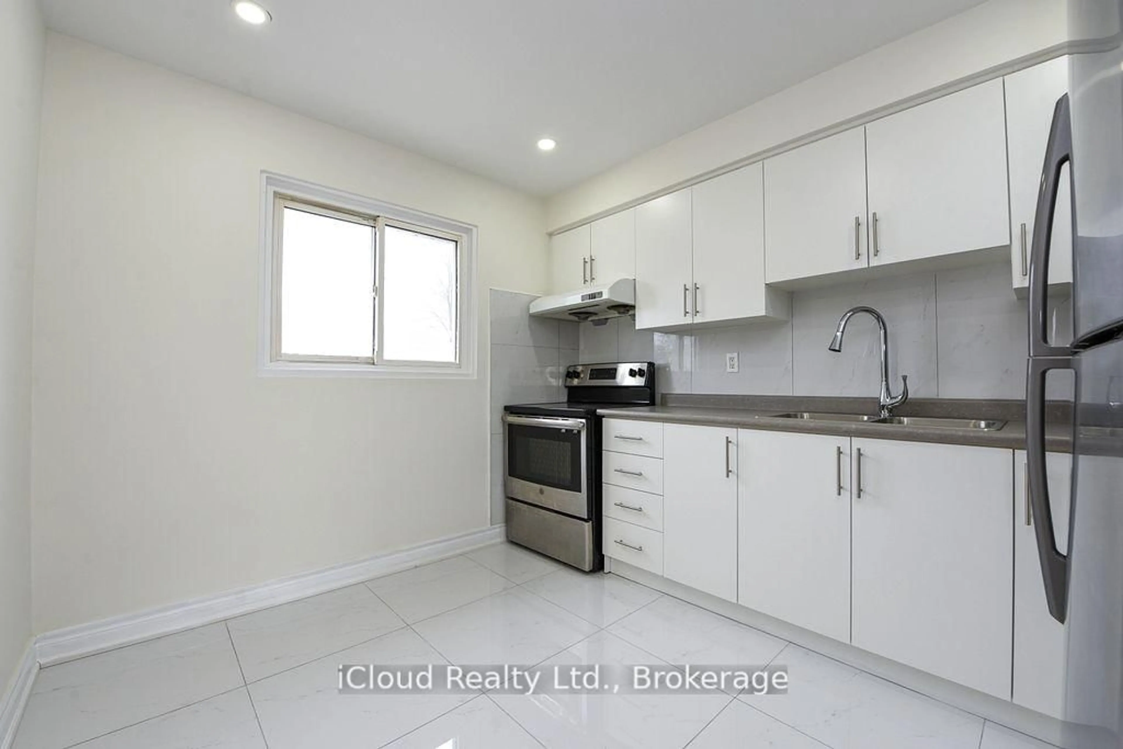 Standard kitchen, unknown for 400 Mississauga Valley Blvd #88, Mississauga Ontario L5A 3N6