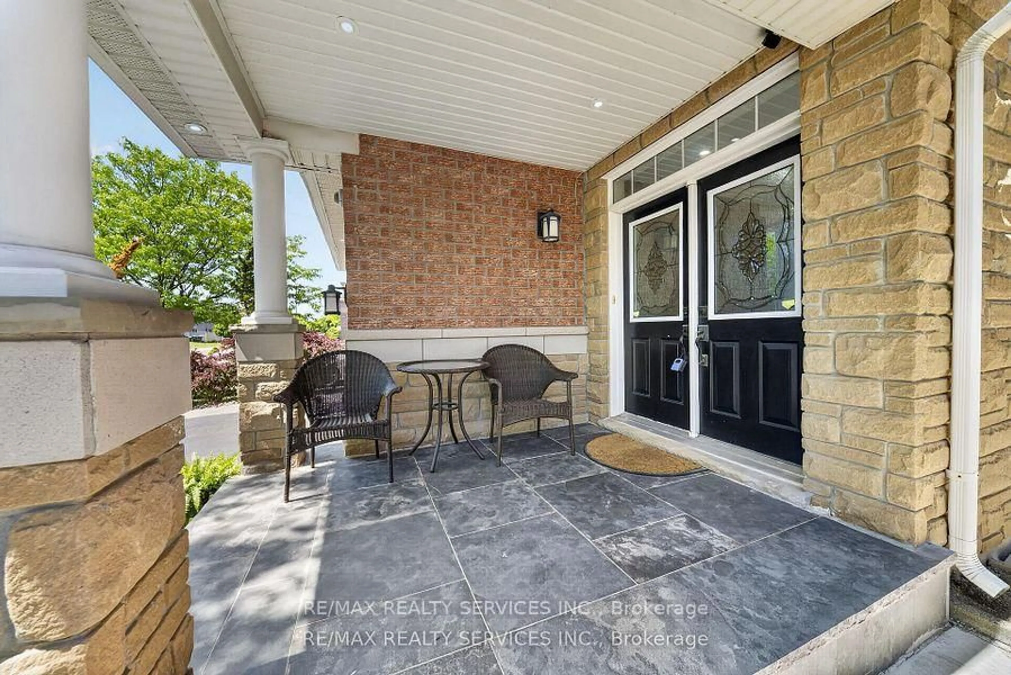 Patio, street for 98 Saffron Cres, Brampton Ontario L6S 6H8