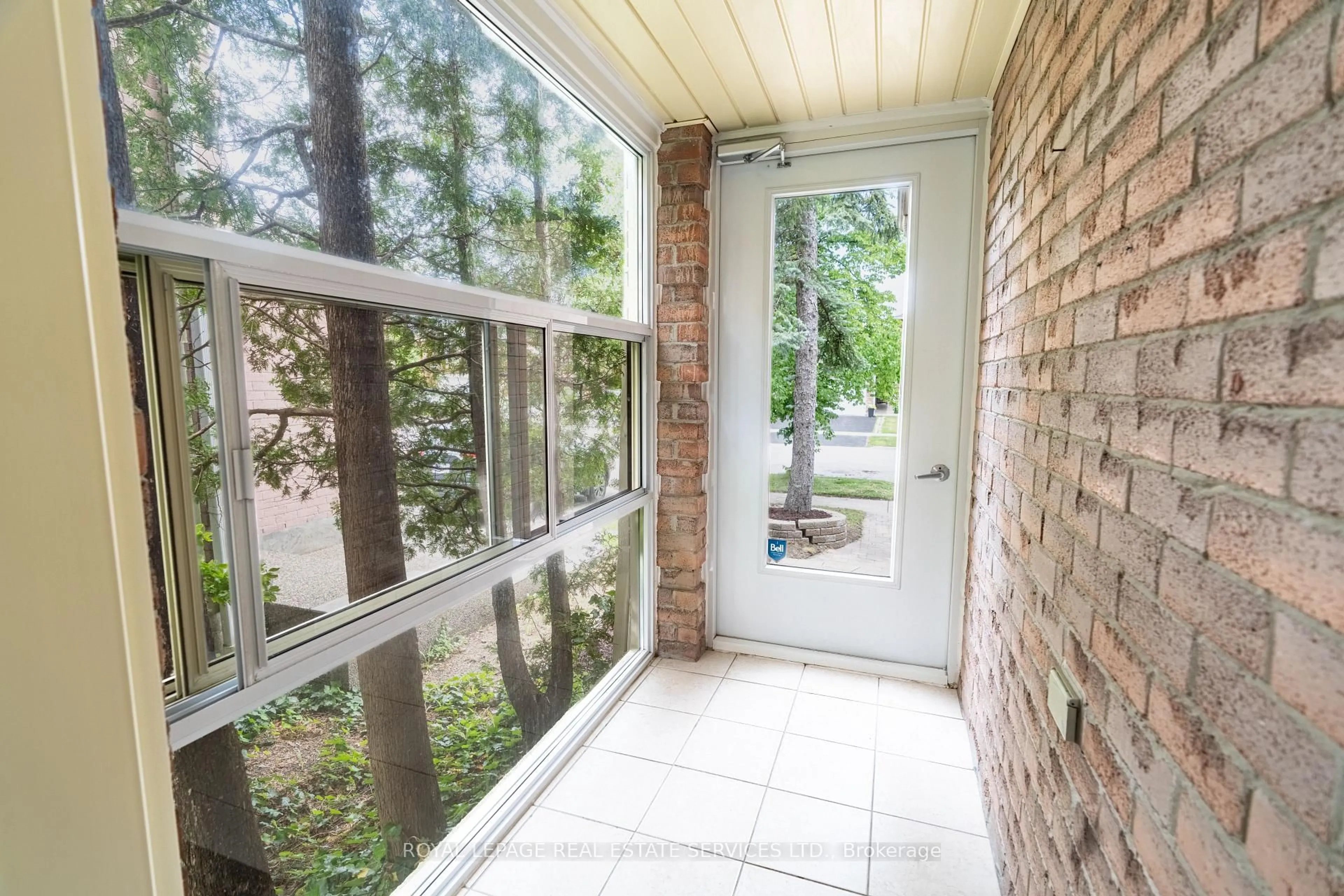 Unknown for 3301 Cambourne Cres, Mississauga Ontario L5N 5P7