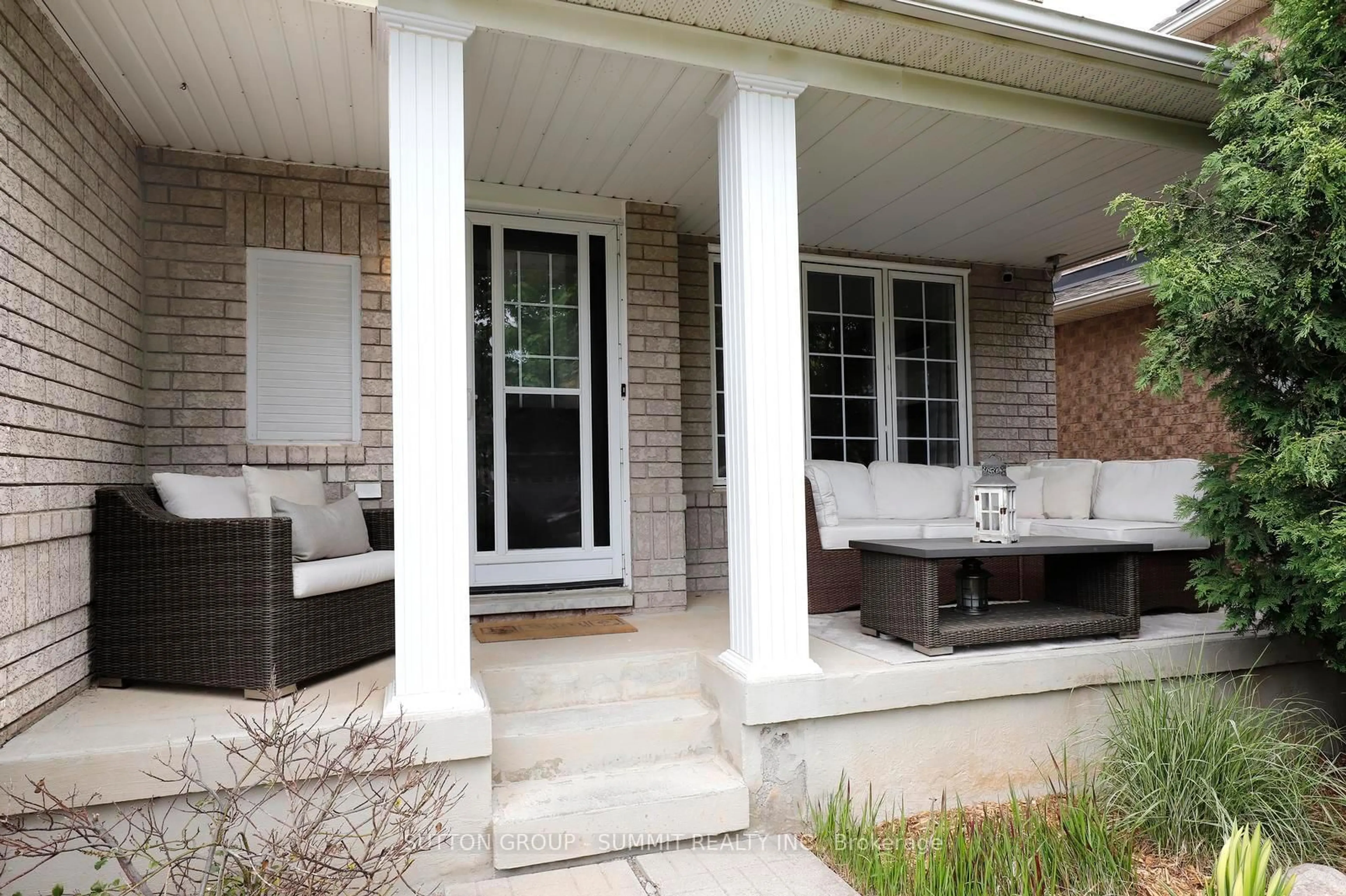 Patio, street for 1521 Swann Cres, Milton Ontario L9T 5K2