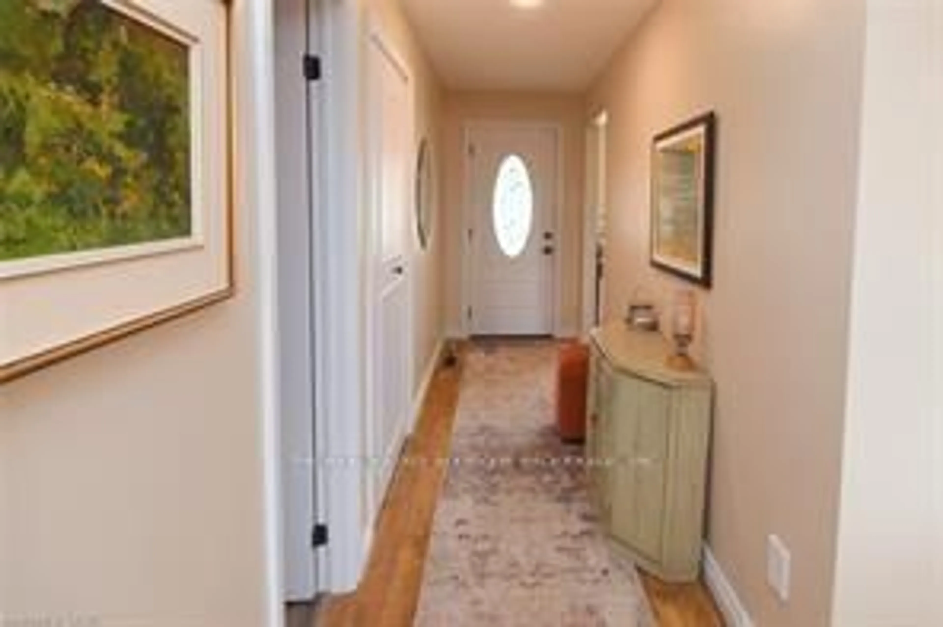 Indoor entryway for 3200 Greenbough Cres, Burlington Ontario L7M 3B1