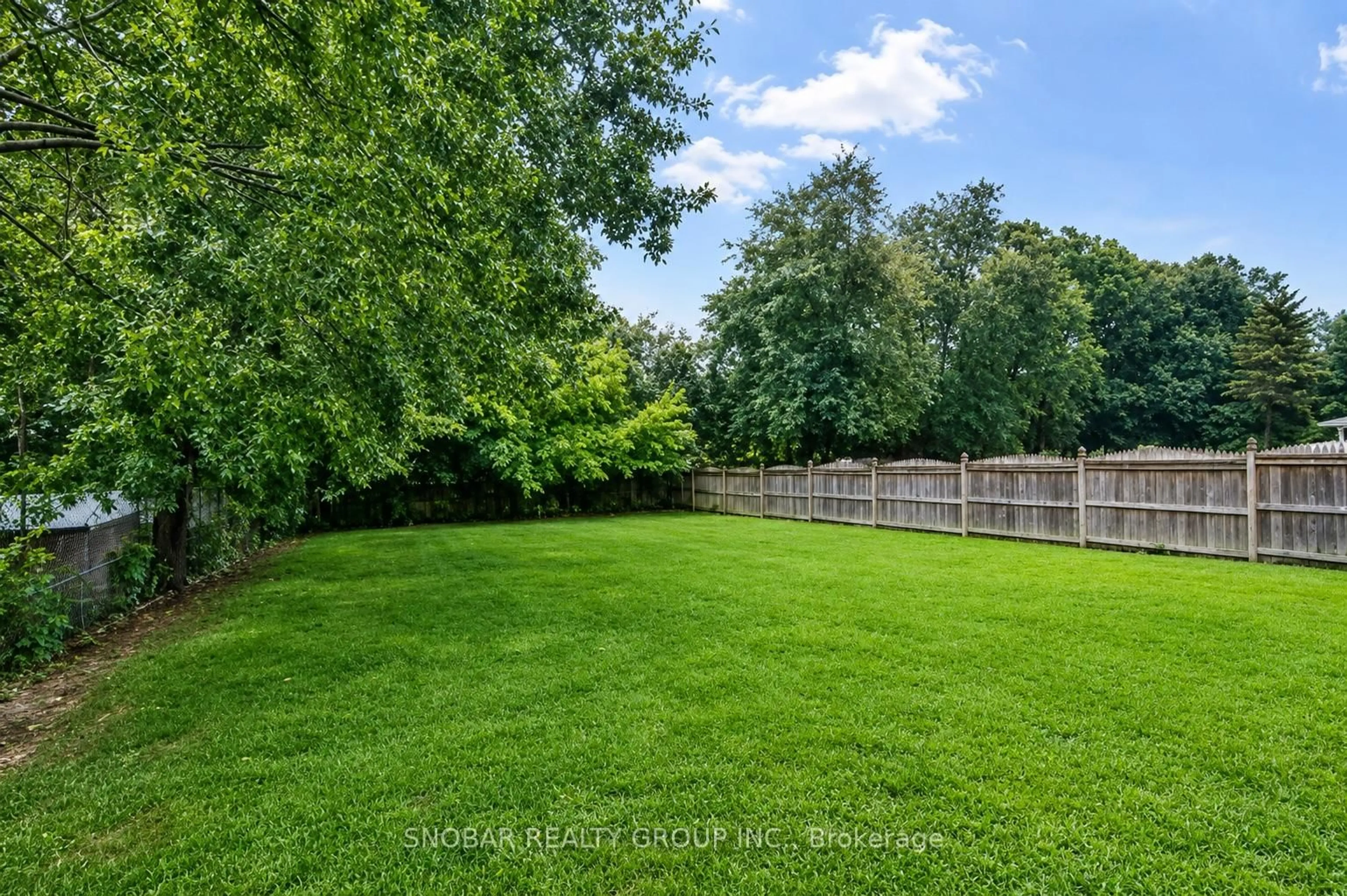 A pic from outside/outdoor area/front of a property/back of a property/a pic from drone, unknown for 33 Waterford Dr, Toronto Ontario M9R 2N5