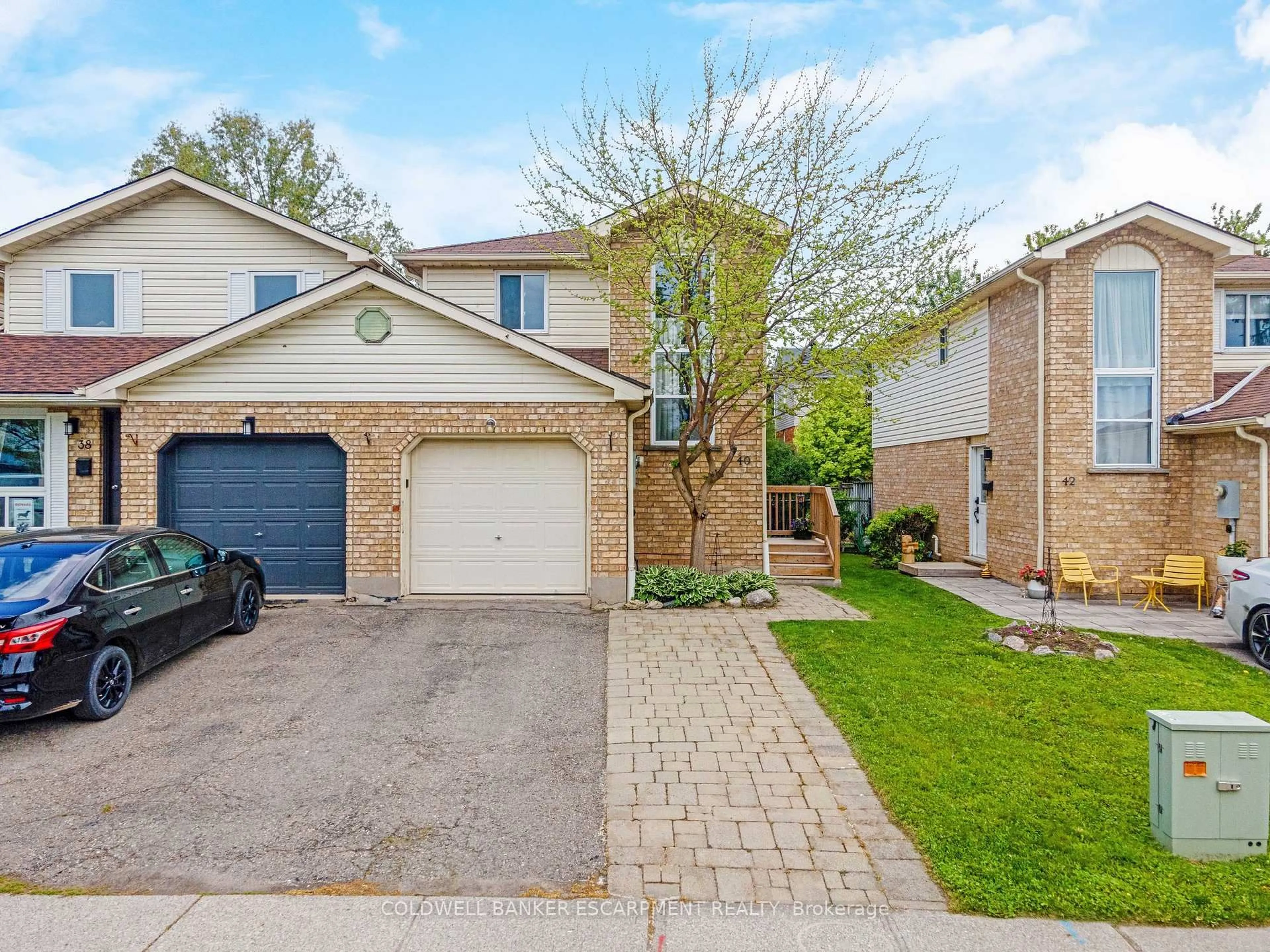 Home with brick exterior material, street for 40 Danville Ave, Halton Hills Ontario L7J 2W5