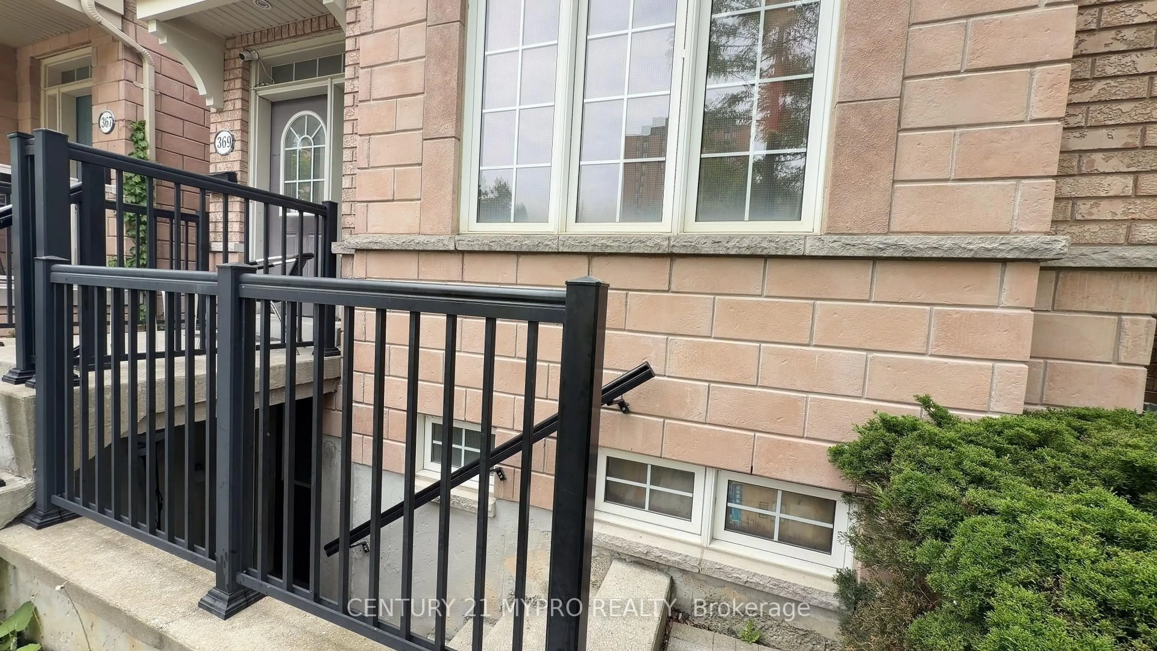 Unknown for 369 Assiniboine Rd, Toronto Ontario M3J 0A6
