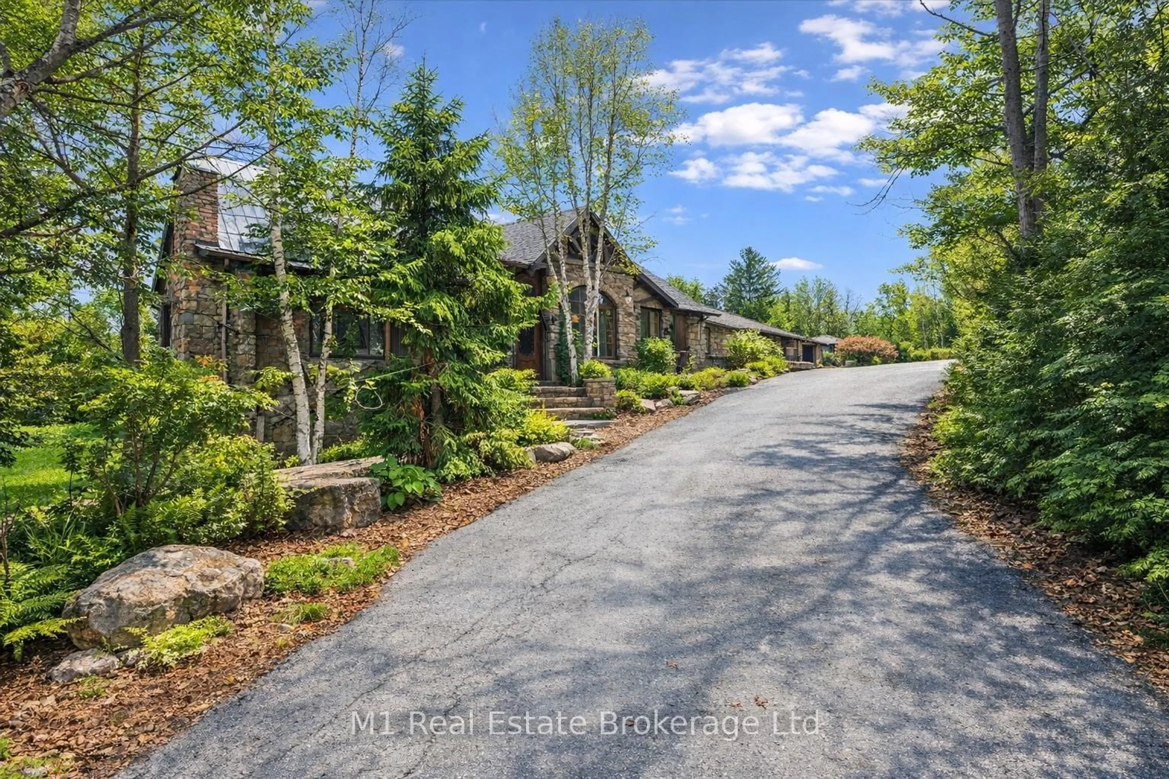 A pic from outside/outdoor area/front of a property/back of a property/a pic from drone, unknown for 13569 Dublin Line, Halton Hills Ontario L7J 2L7