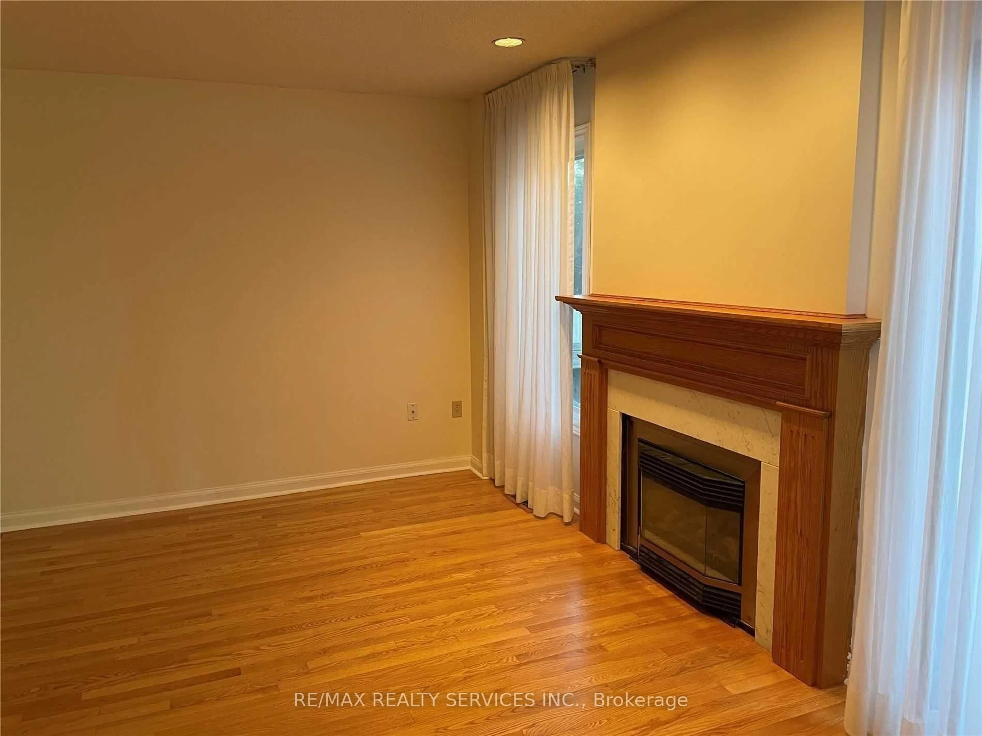A pic of a room for 3100 Fifth Line #49, Mississauga Ontario L5L 5V5