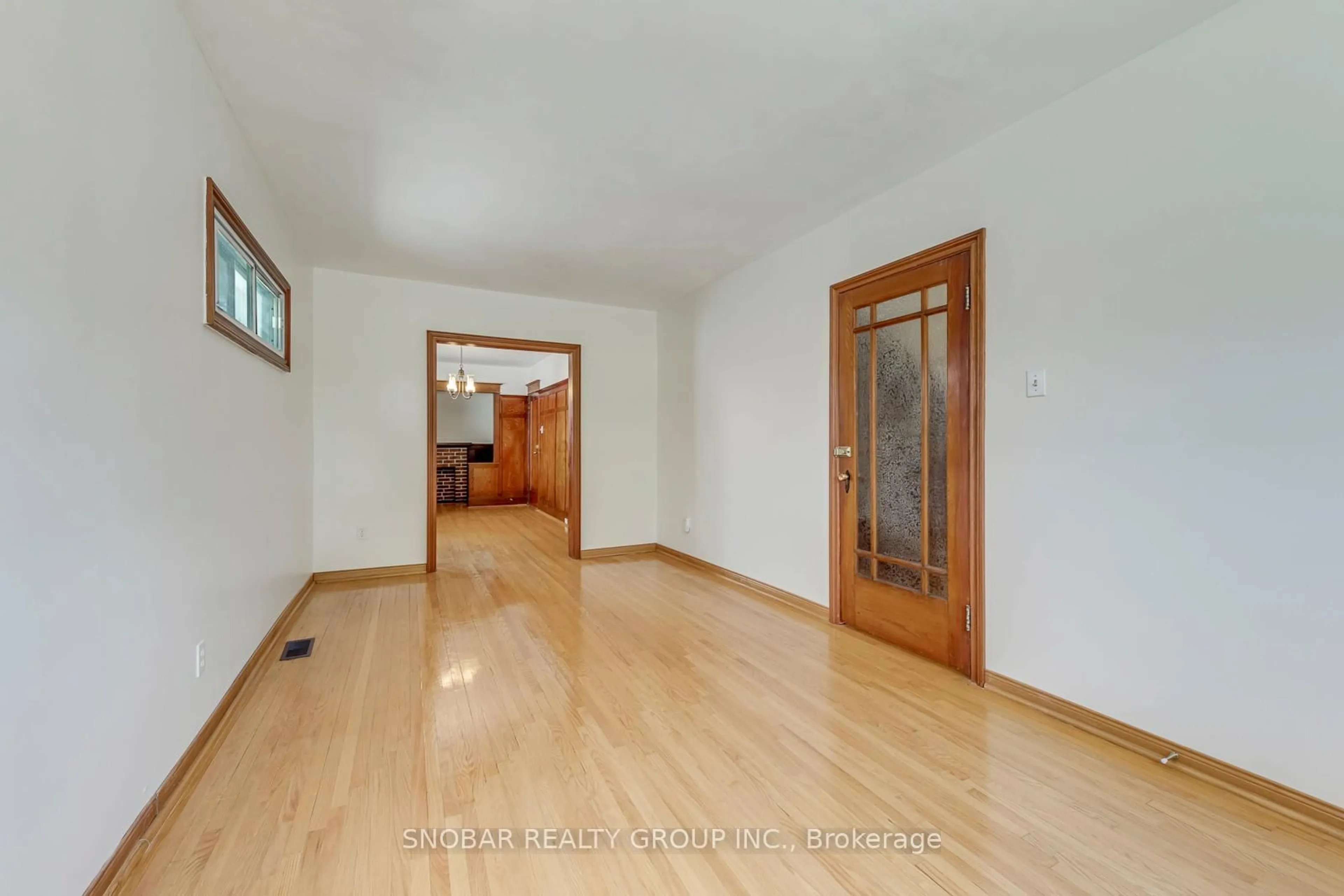 Indoor foyer for 97 Guestville Ave, Toronto Ontario M6N 4N5
