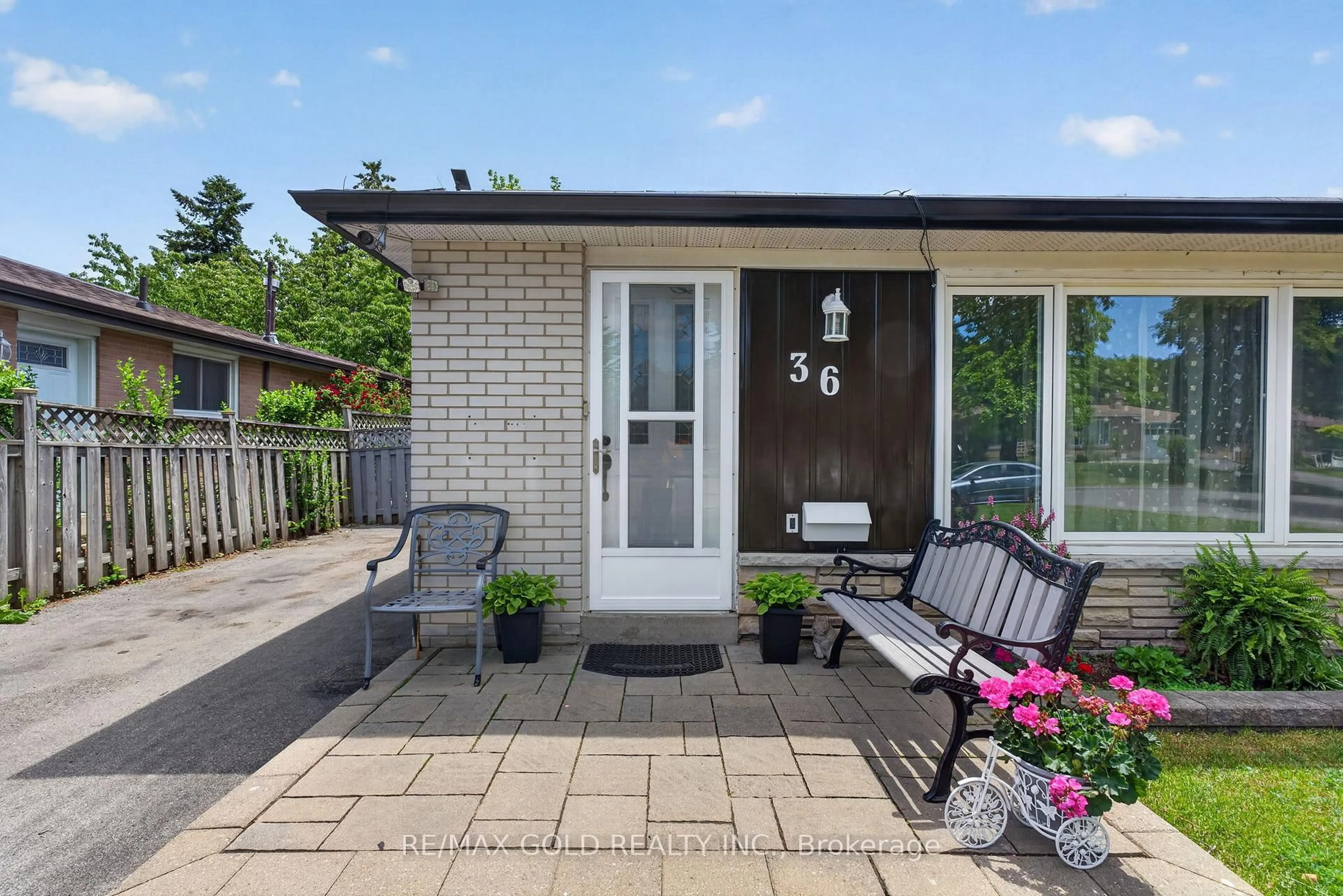 Patio, street for 36 Belmont Dr, Brampton Ontario L6T 2K3