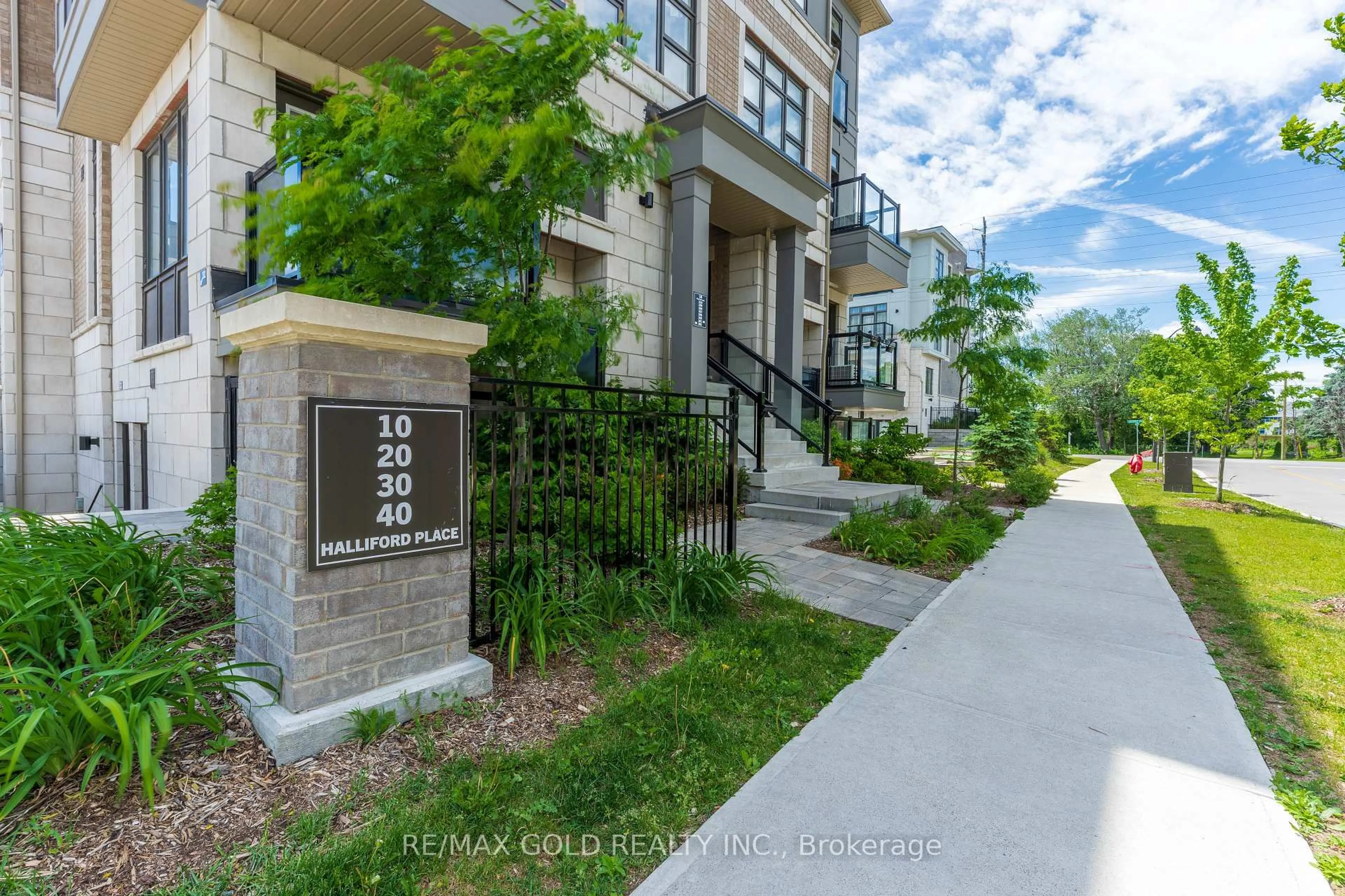 Unknown for 10 Halliford Pl #308, Brampton Ontario L6P 0N5