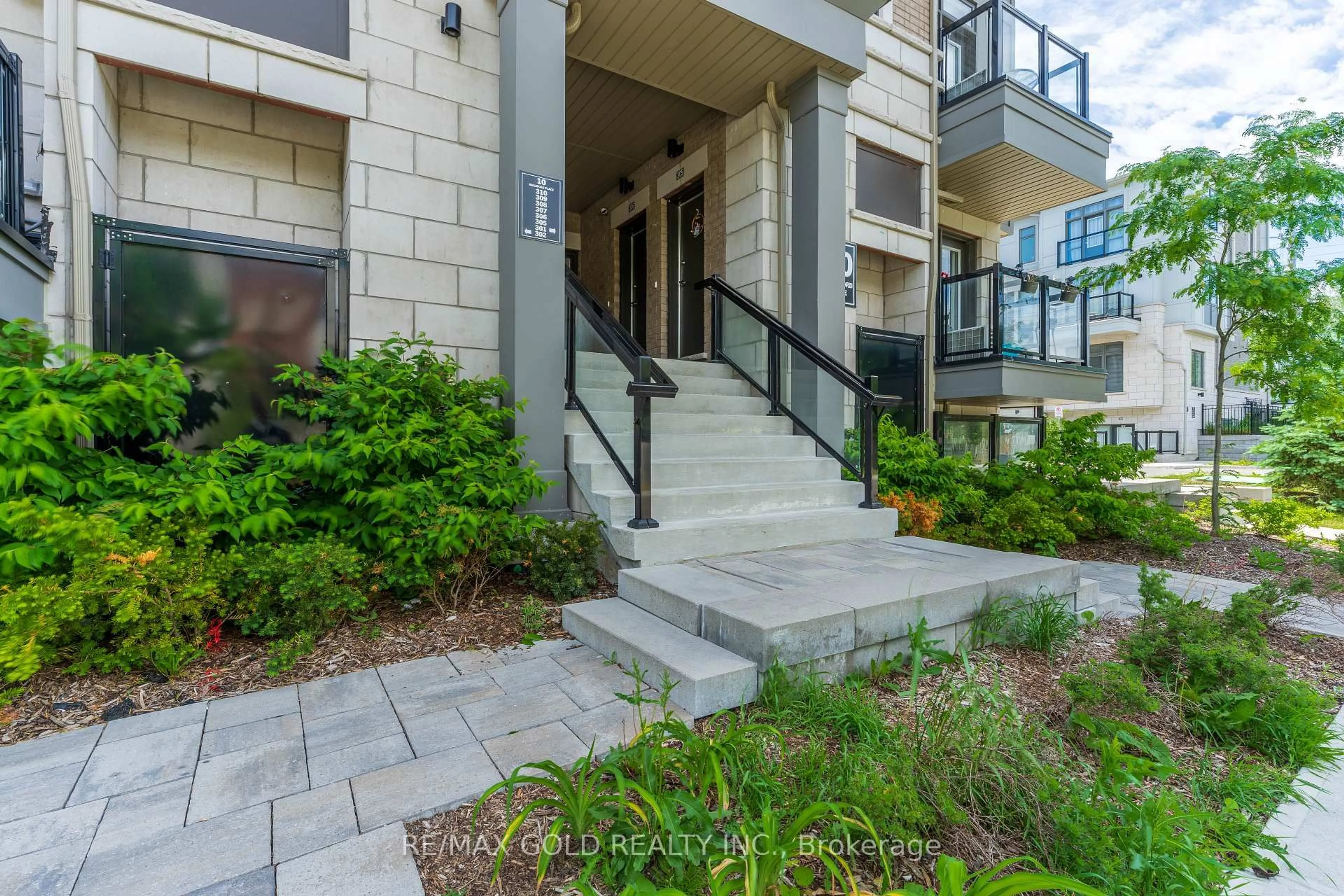 Indoor entryway for 10 Halliford Pl #308, Brampton Ontario L6P 0N5