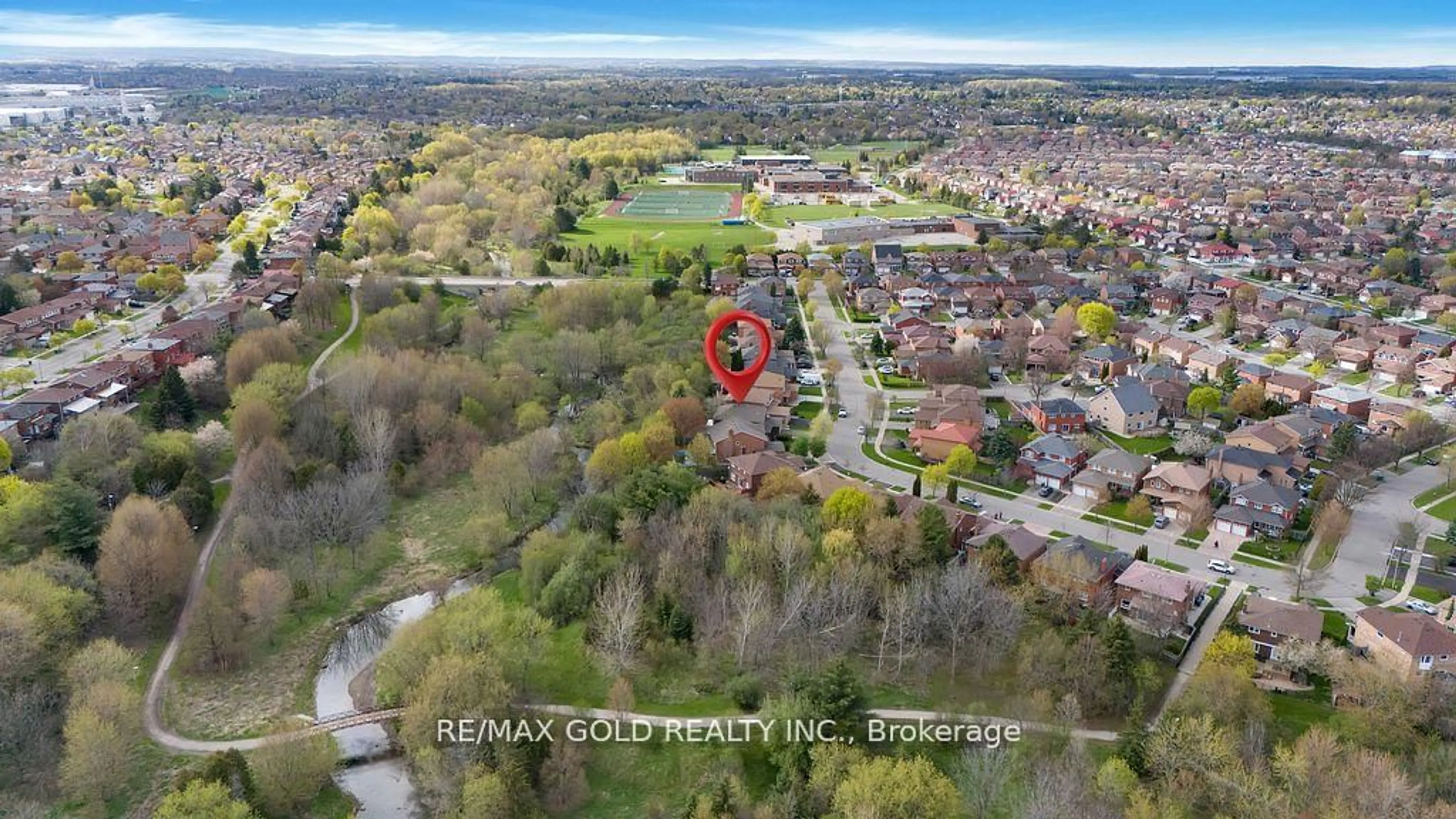 A pic from outside/outdoor area/front of a property/back of a property/a pic from drone, unknown for 26 Dundalk Cres, Brampton Ontario L6Z 2V2