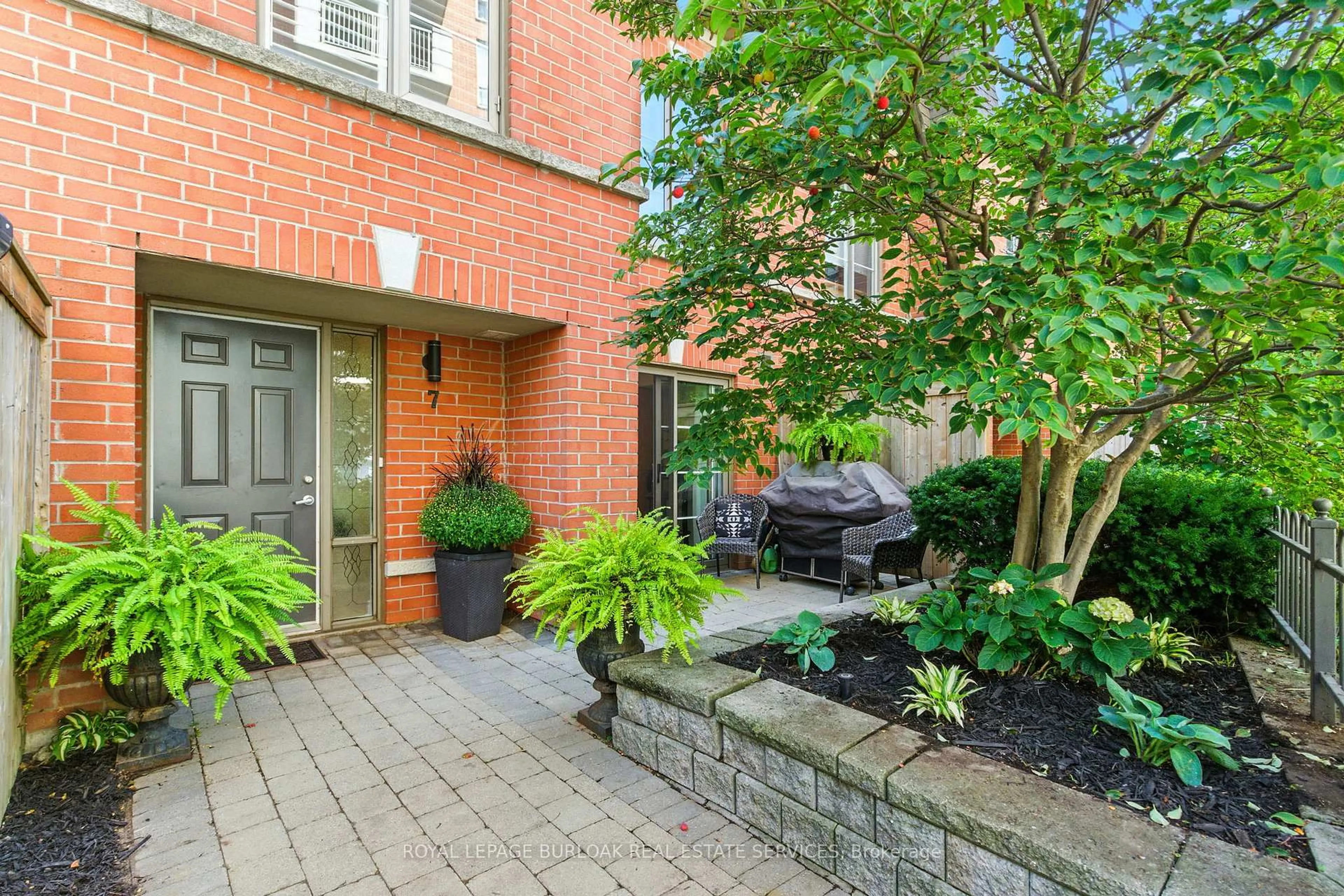 Patio, street for 442 Maple Ave #7, Burlington Ontario L7S 2L7