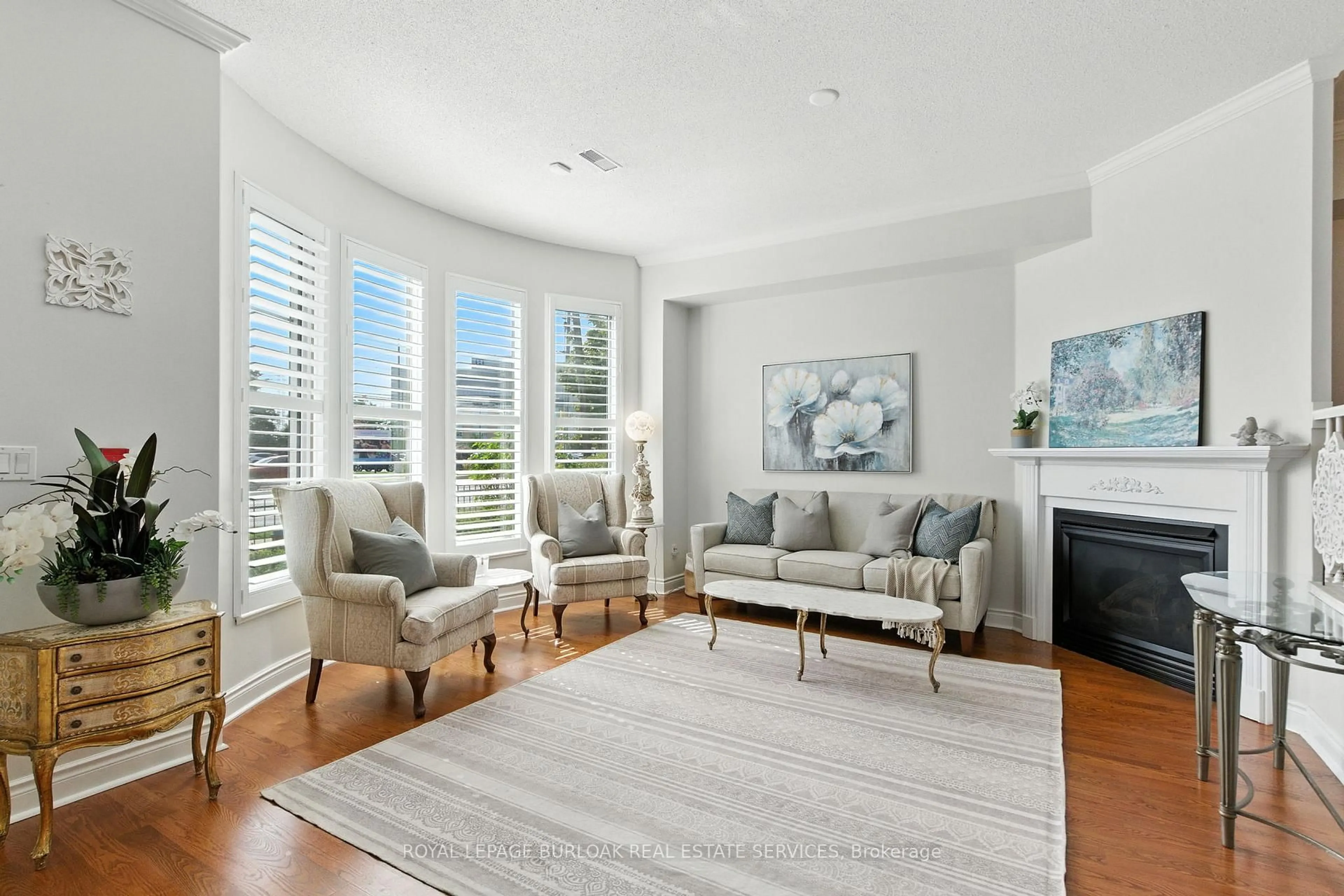 Living room with furniture, unknown for 442 Maple Ave #7, Burlington Ontario L7S 2L7