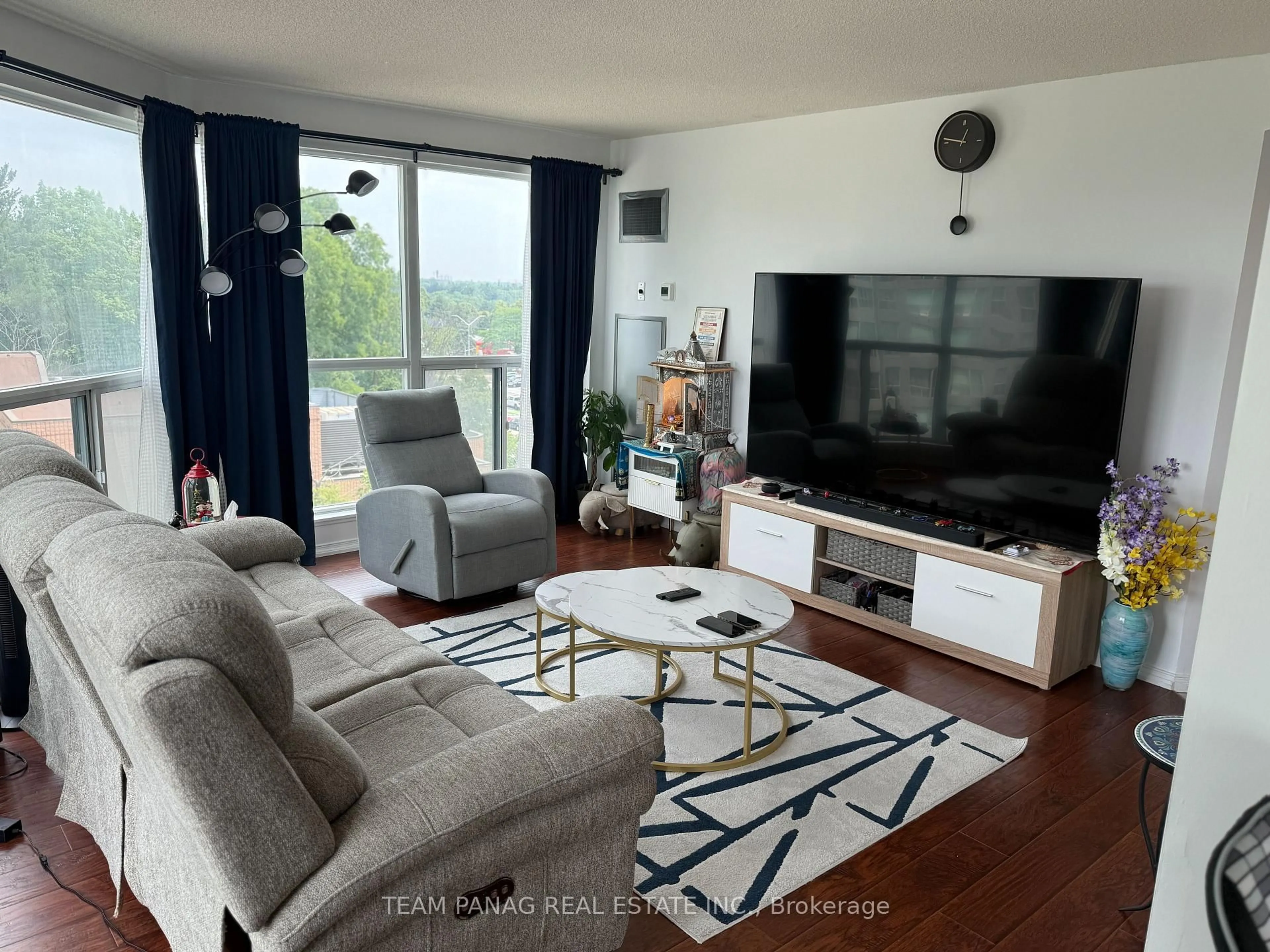 Living room with furniture, unknown for 2177 Burnhamthorpe Rd #609, Mississauga Ontario L5L 5P9