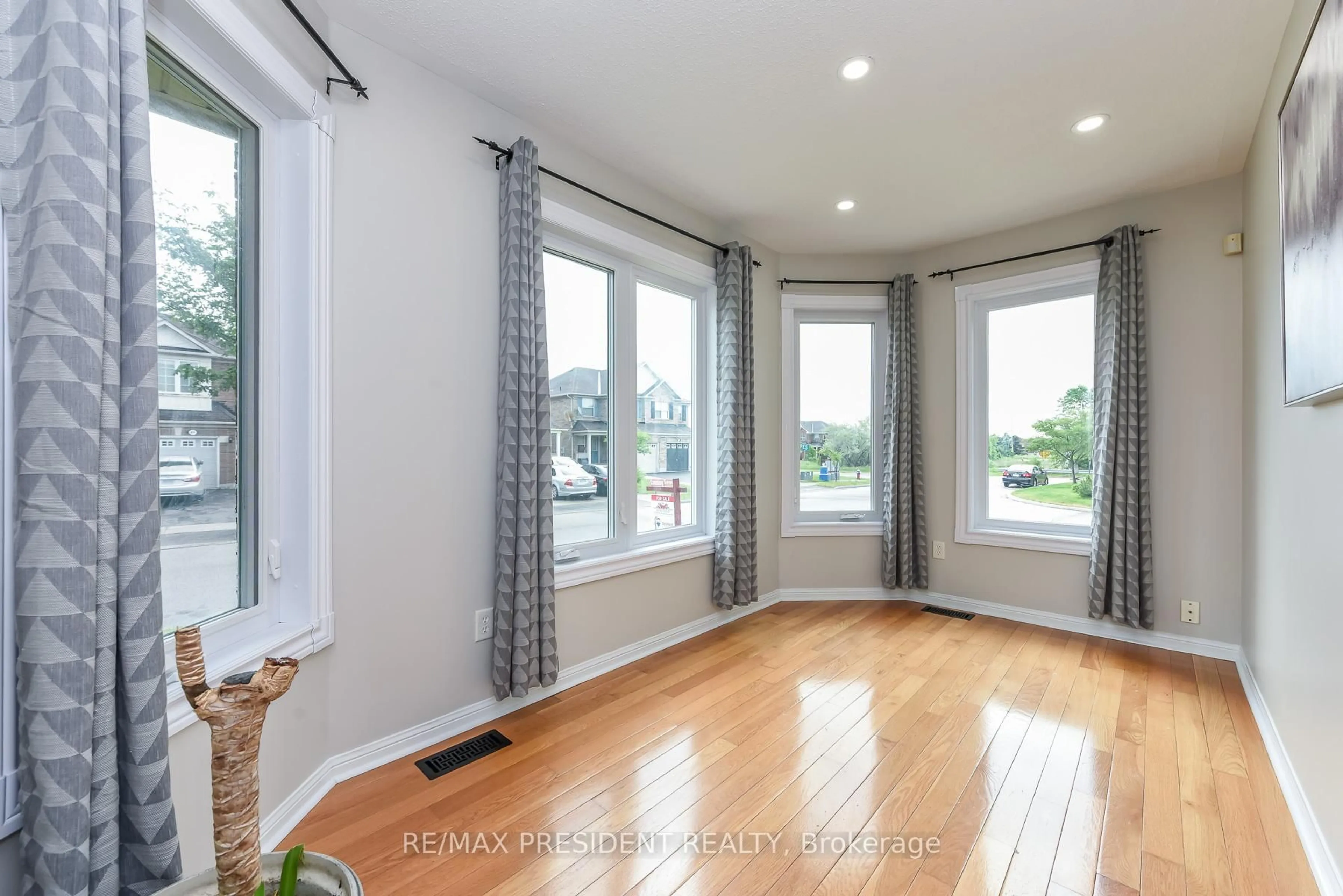 Unknown for 26 Levida St, Brampton Ontario L6P 2Y8