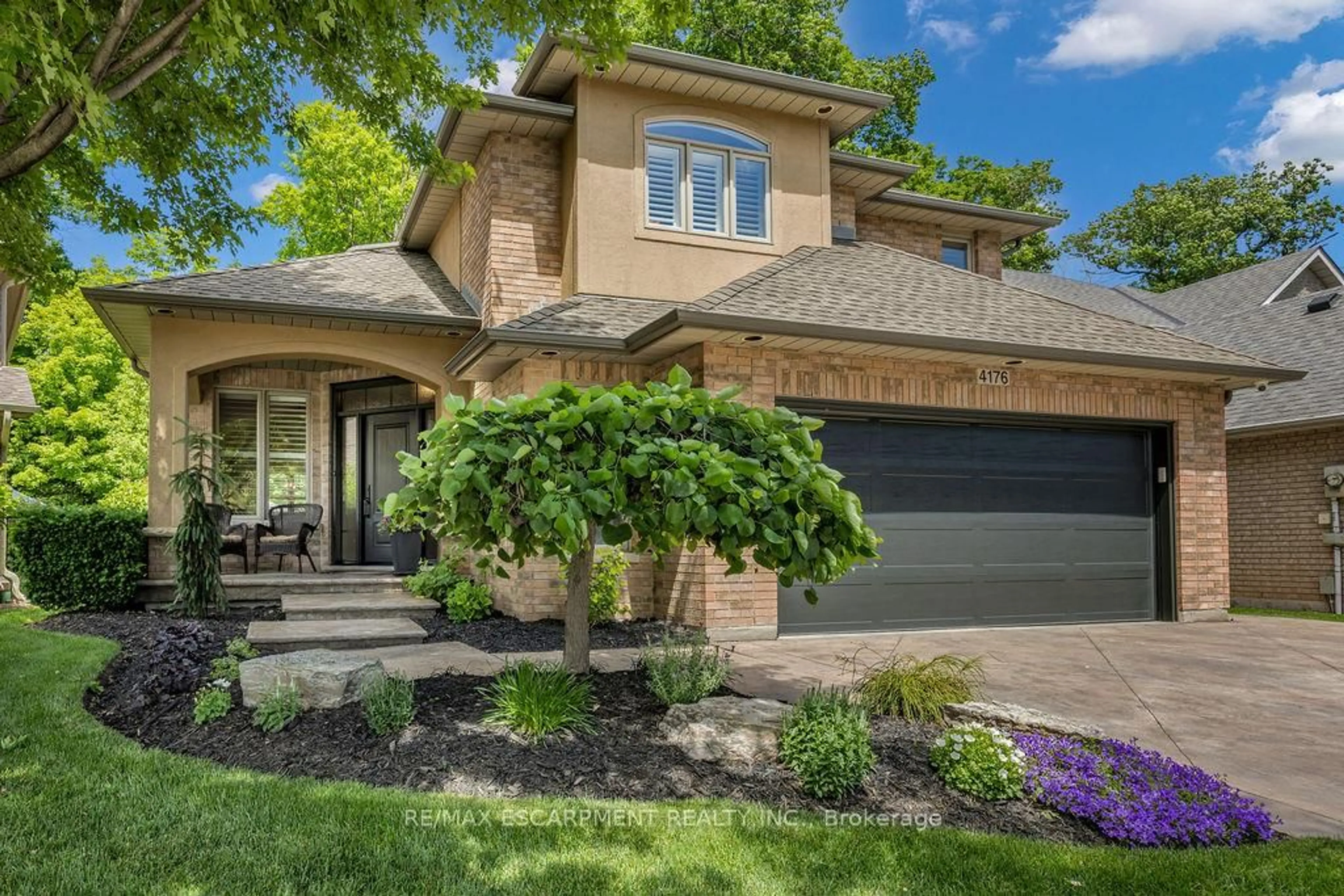 Home with brick exterior material, street for 4176 Bianca Forest Dr, Burlington Ontario L7M 4L4