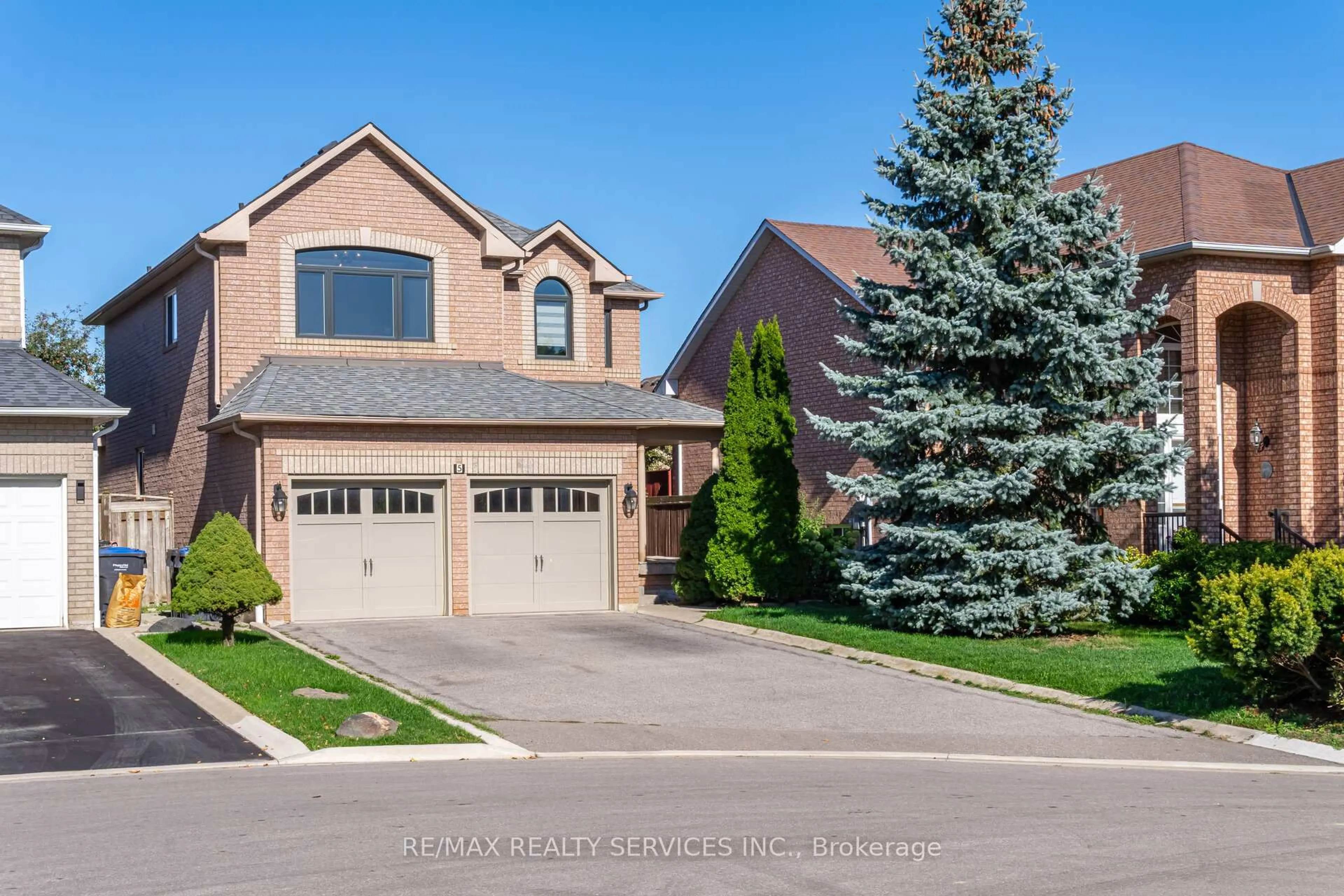 Home with brick exterior material, street for 5 Melrose Gdns, Brampton Ontario L7A 1J7