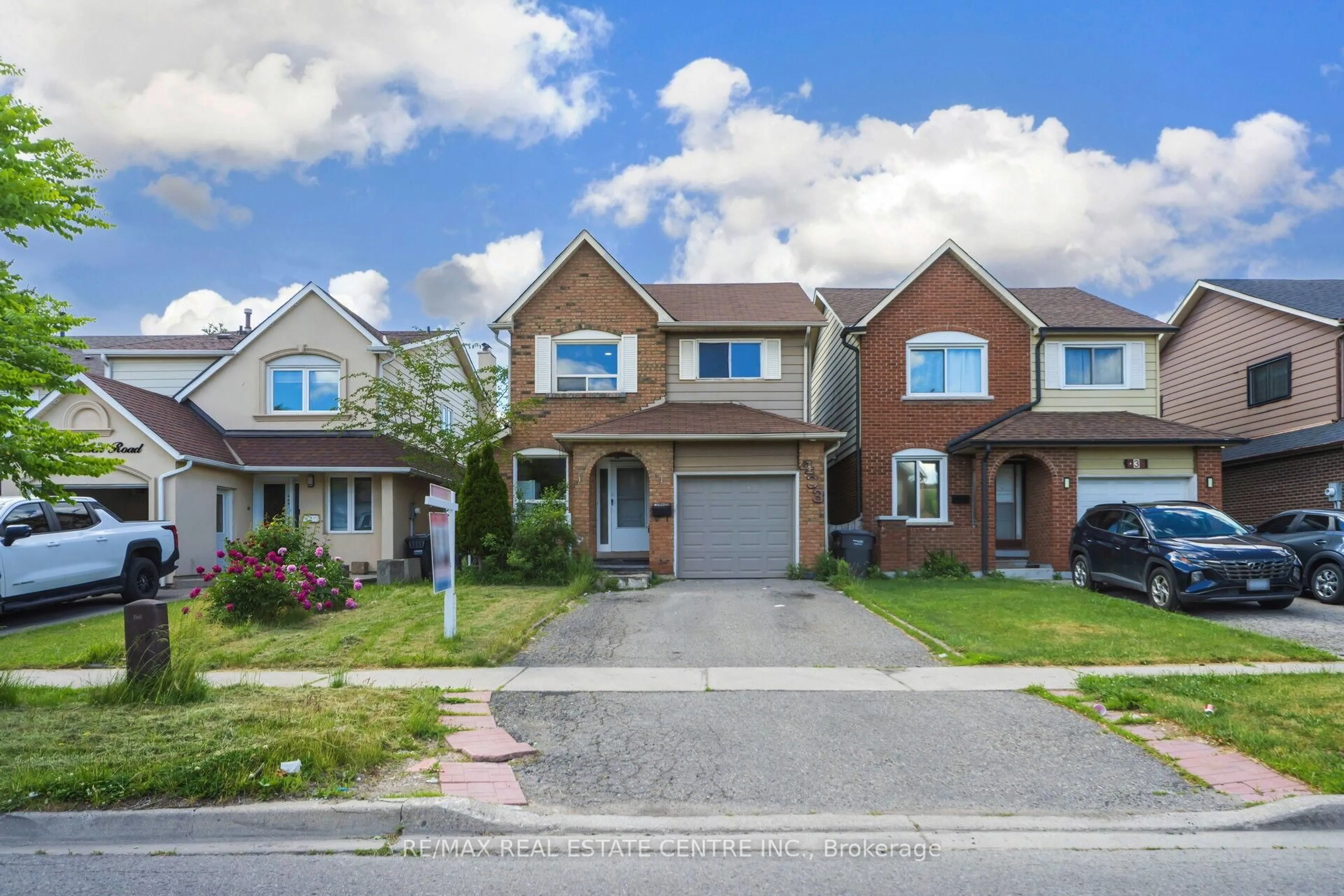 Home with brick exterior material, street for 433 Hansen Rd, Brampton Ontario L6V 3P6