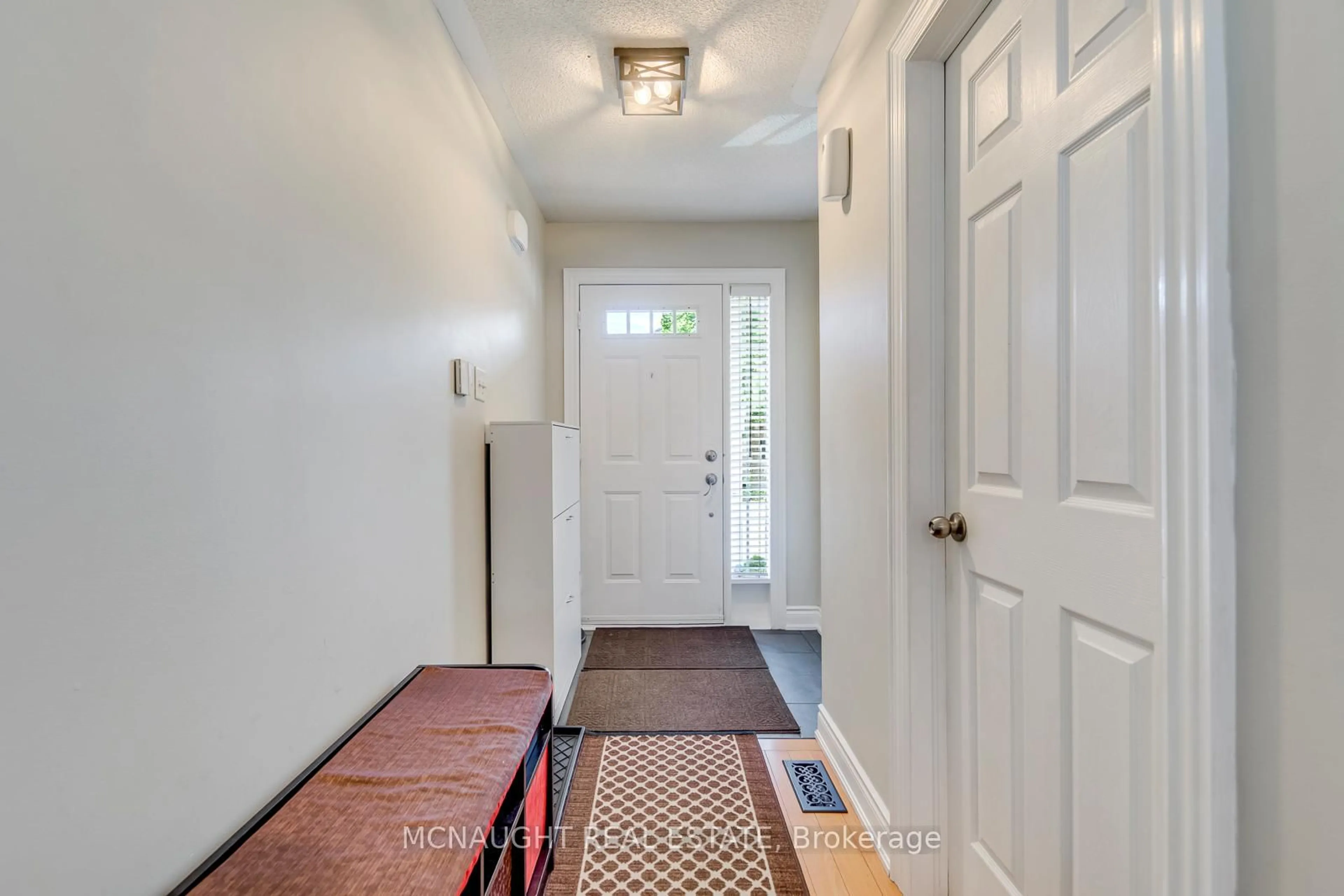 Indoor entryway for 3 Springside Way, Toronto Ontario M3M 3H5