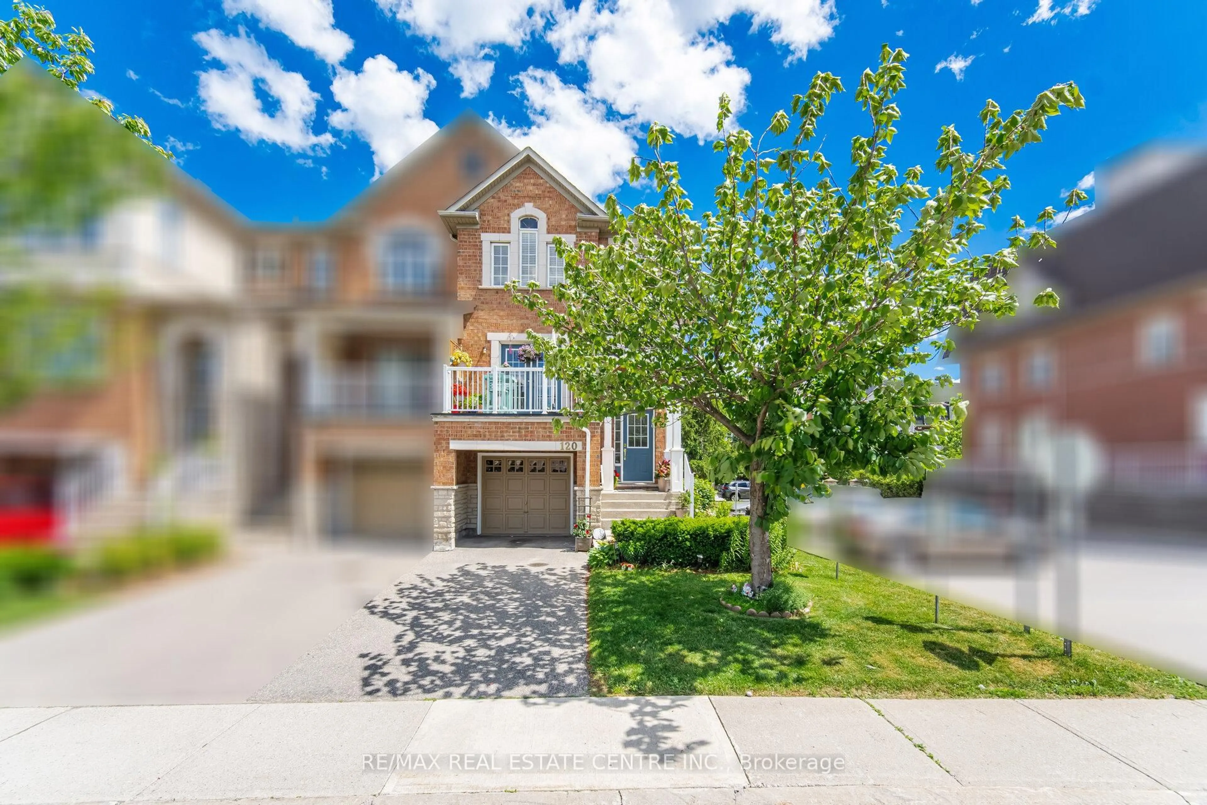 A pic from outside/outdoor area/front of a property/back of a property/a pic from drone, street for 601 Shoreline Dr #120, Mississauga Ontario L5B 4J9