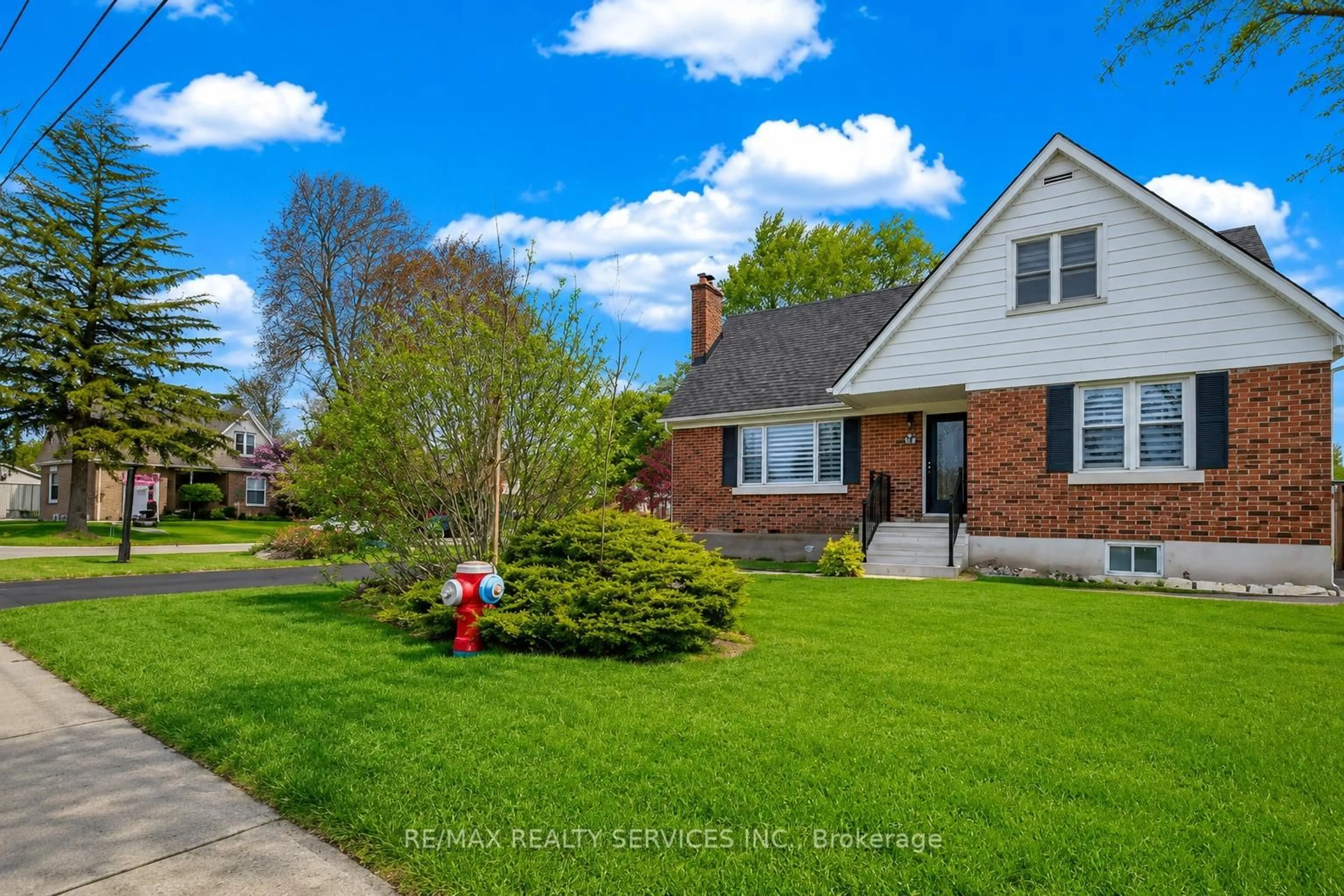 Home with brick exterior material, street for 21 Gregory St, Brampton Ontario L6Y 1G2